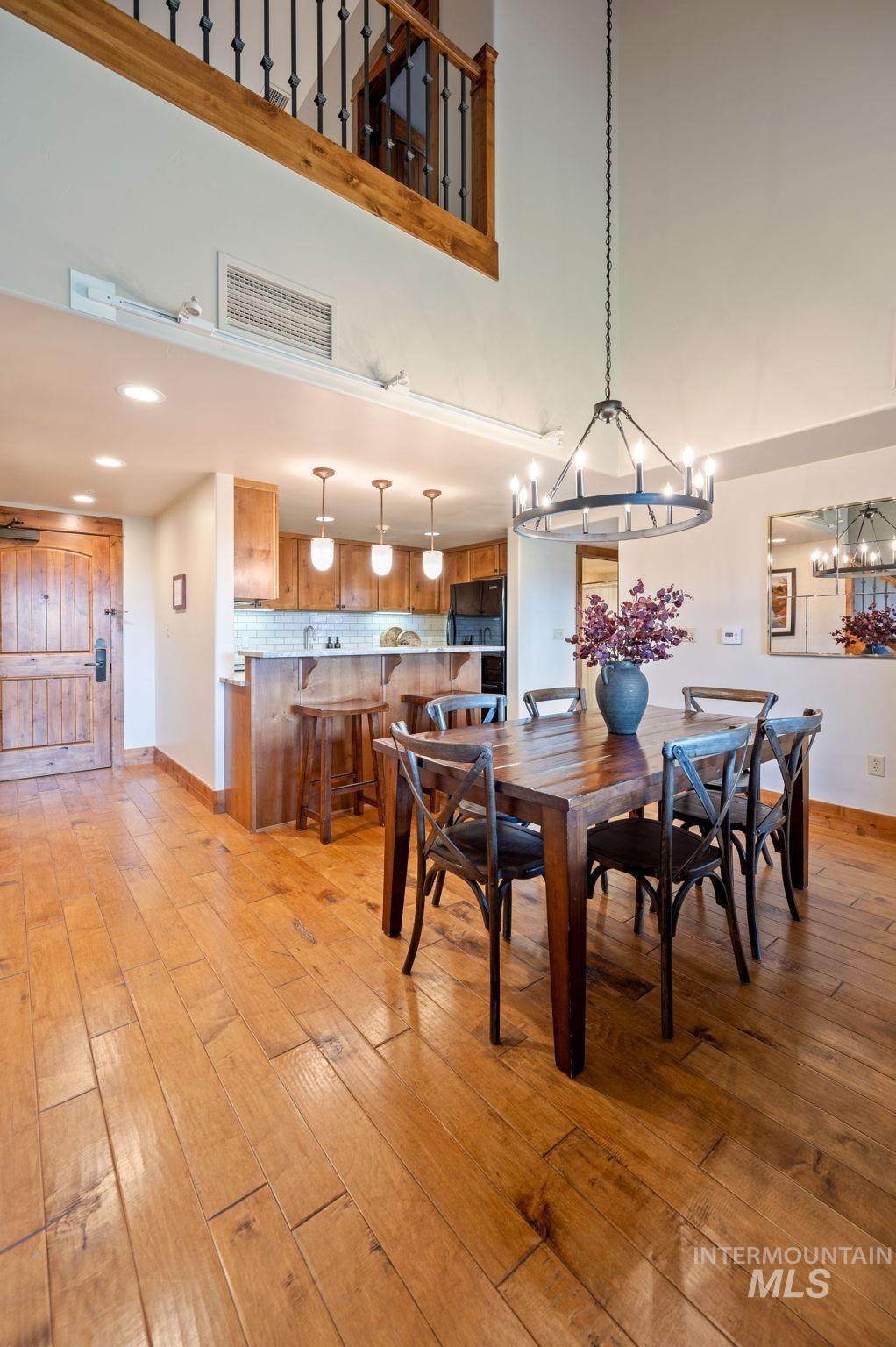 75 Arling Center Ct, Donnelly, Idaho 83615, 2 Bedrooms, 2 Bathrooms, Residential For Sale, Price $1,200,000,MLS 98993513