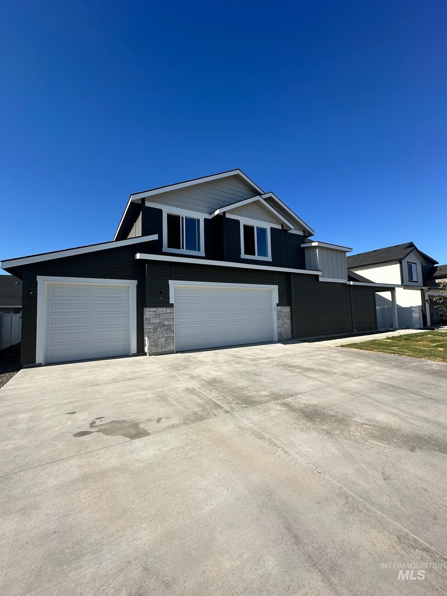 2205 Oxon St Oxon St, Caldwell, Idaho 83605, 5 Bedrooms, 2.5 Bathrooms, Residential For Sale, Price $454,000, 98993515
