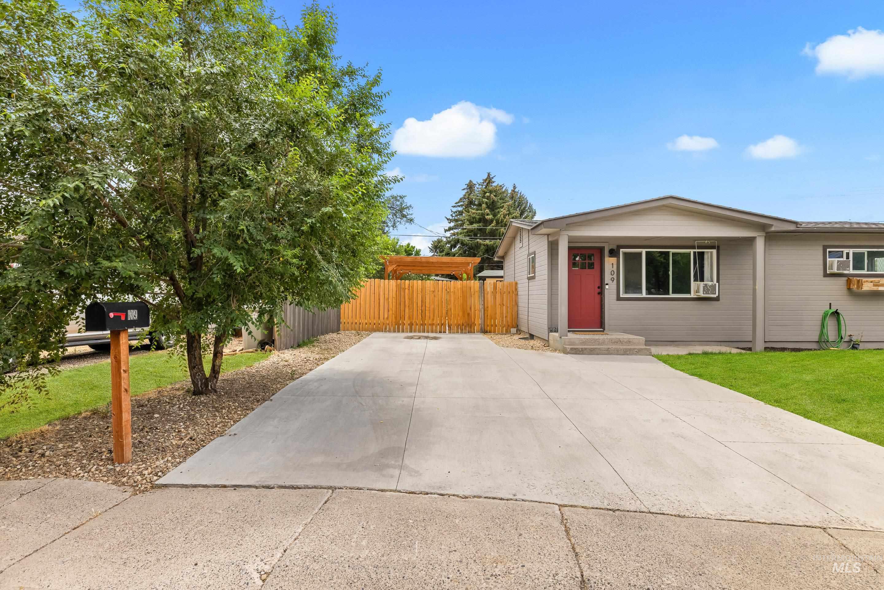 109 Abbott Dr., Mountain Home, Idaho 83647, 4 Bedrooms, 1 Bathroom, Residential For Sale, Price $299,900, 98993517