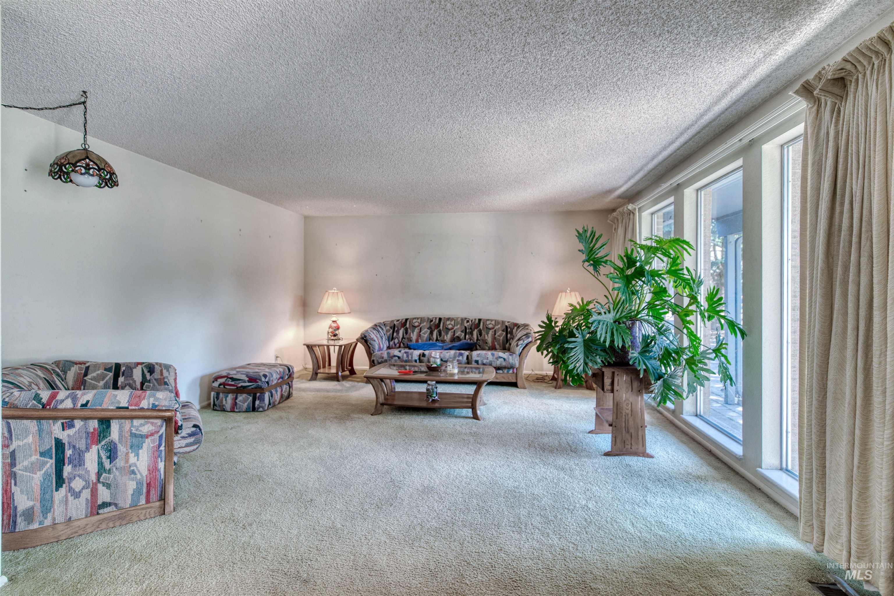300 S Appaloosa Dr., Boise, Idaho 83709, 5 Bedrooms, 3 Bathrooms, Residential For Sale, Price $599,900, 98993520