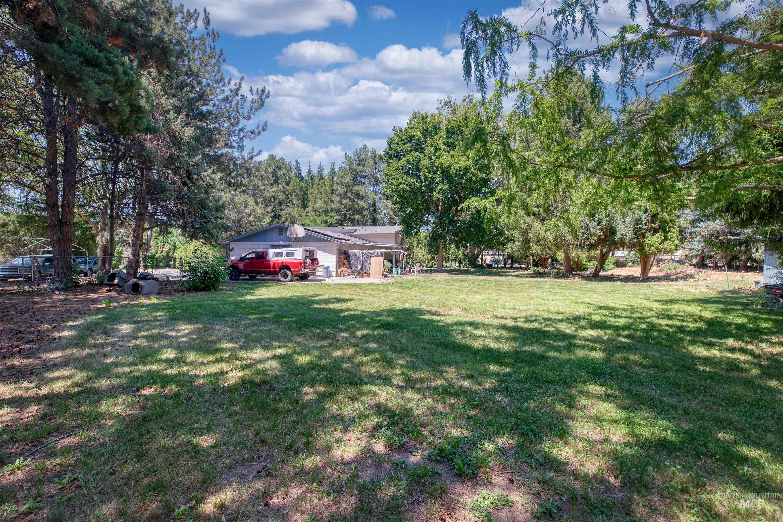 300 S Appaloosa Dr., Boise, Idaho 83709, 5 Bedrooms, 3 Bathrooms, Residential For Sale, Price $599,900, 98993520