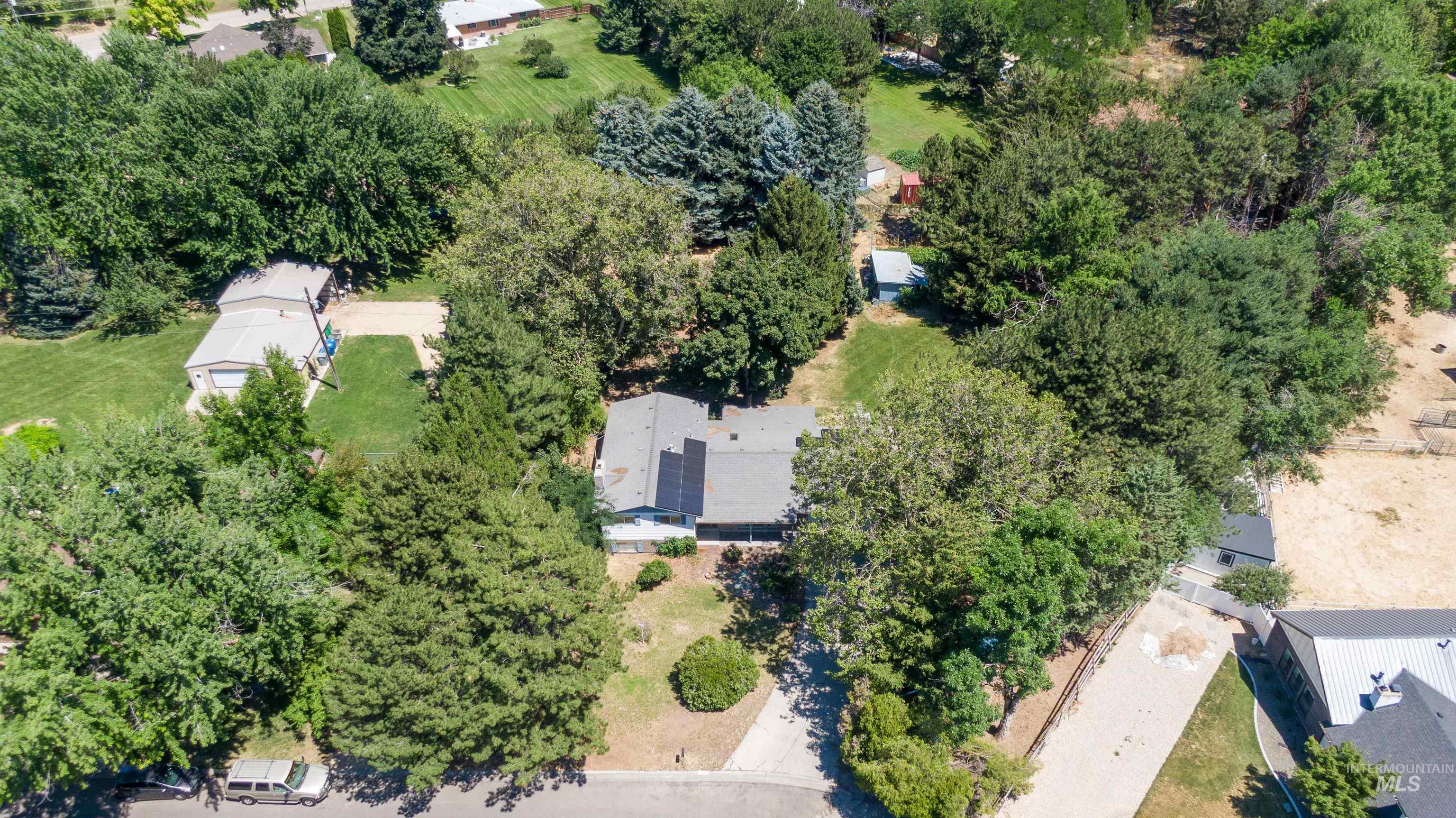 300 S Appaloosa Dr., Boise, Idaho 83709, 5 Bedrooms, 3 Bathrooms, Residential For Sale, Price $599,900, 98993520