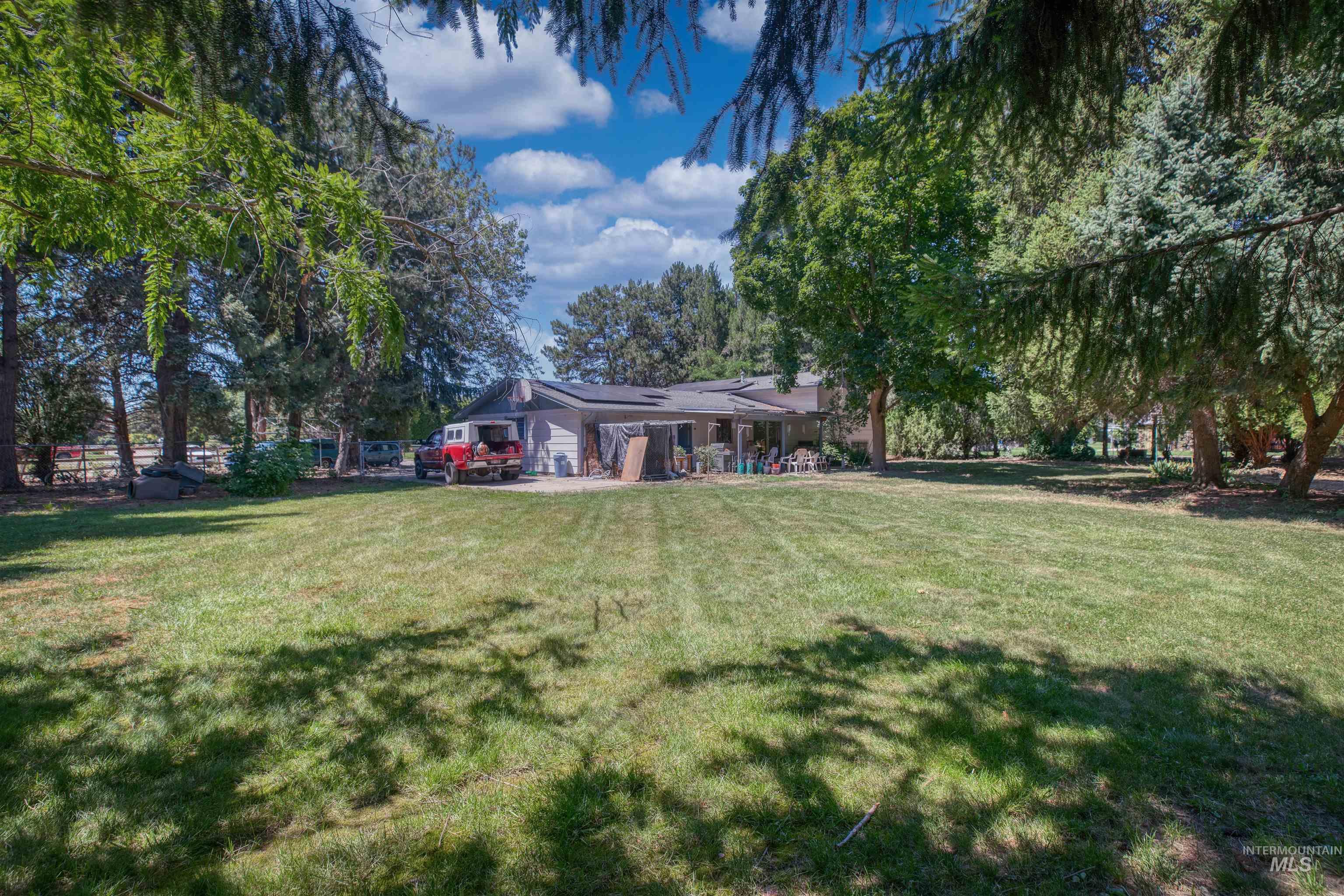 300 S Appaloosa Dr., Boise, Idaho 83709, 5 Bedrooms, 3 Bathrooms, Residential For Sale, Price $599,900, 98993520