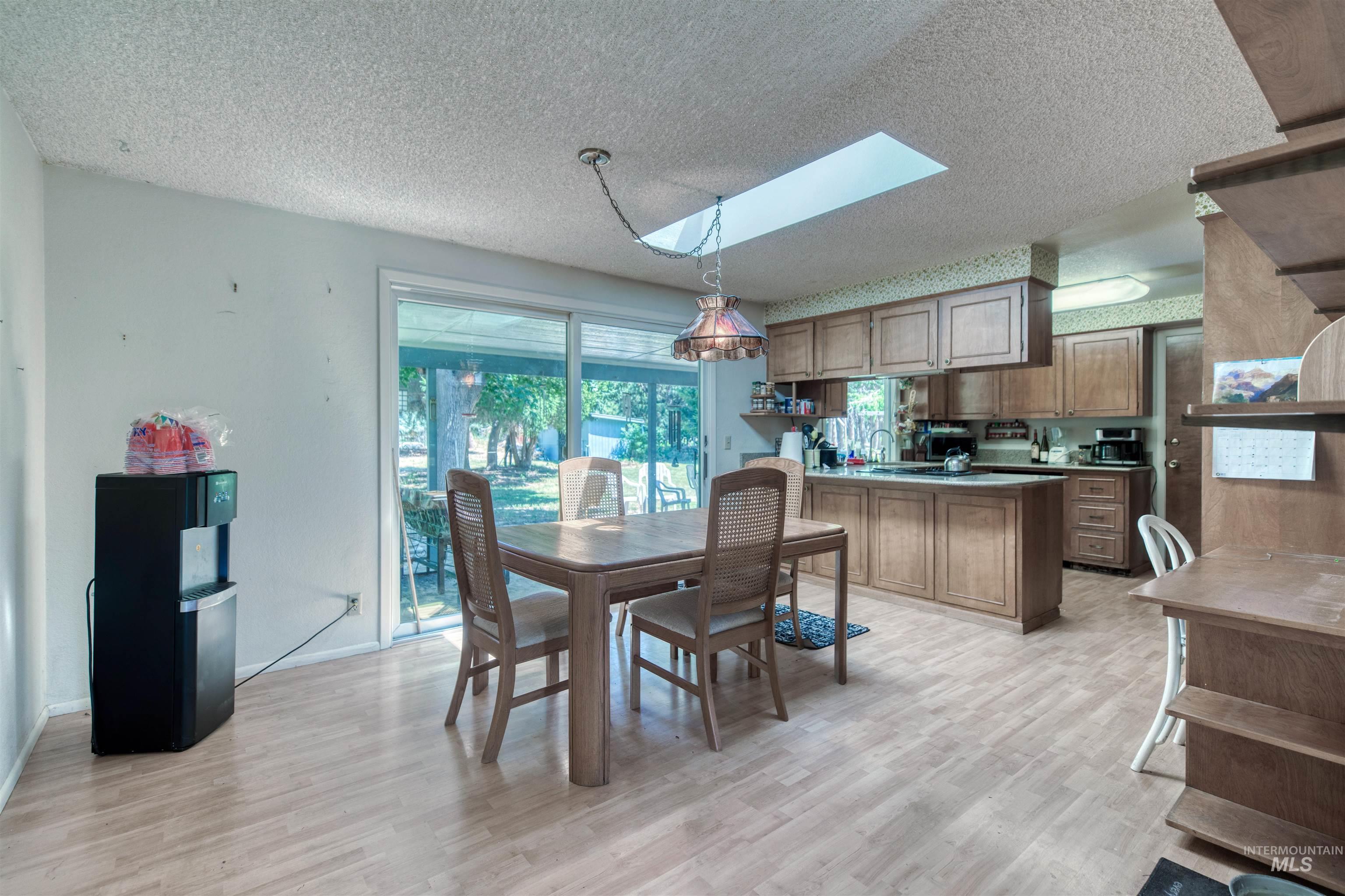 300 S Appaloosa Dr., Boise, Idaho 83709, 5 Bedrooms, 3 Bathrooms, Residential For Sale, Price $599,900, 98993520
