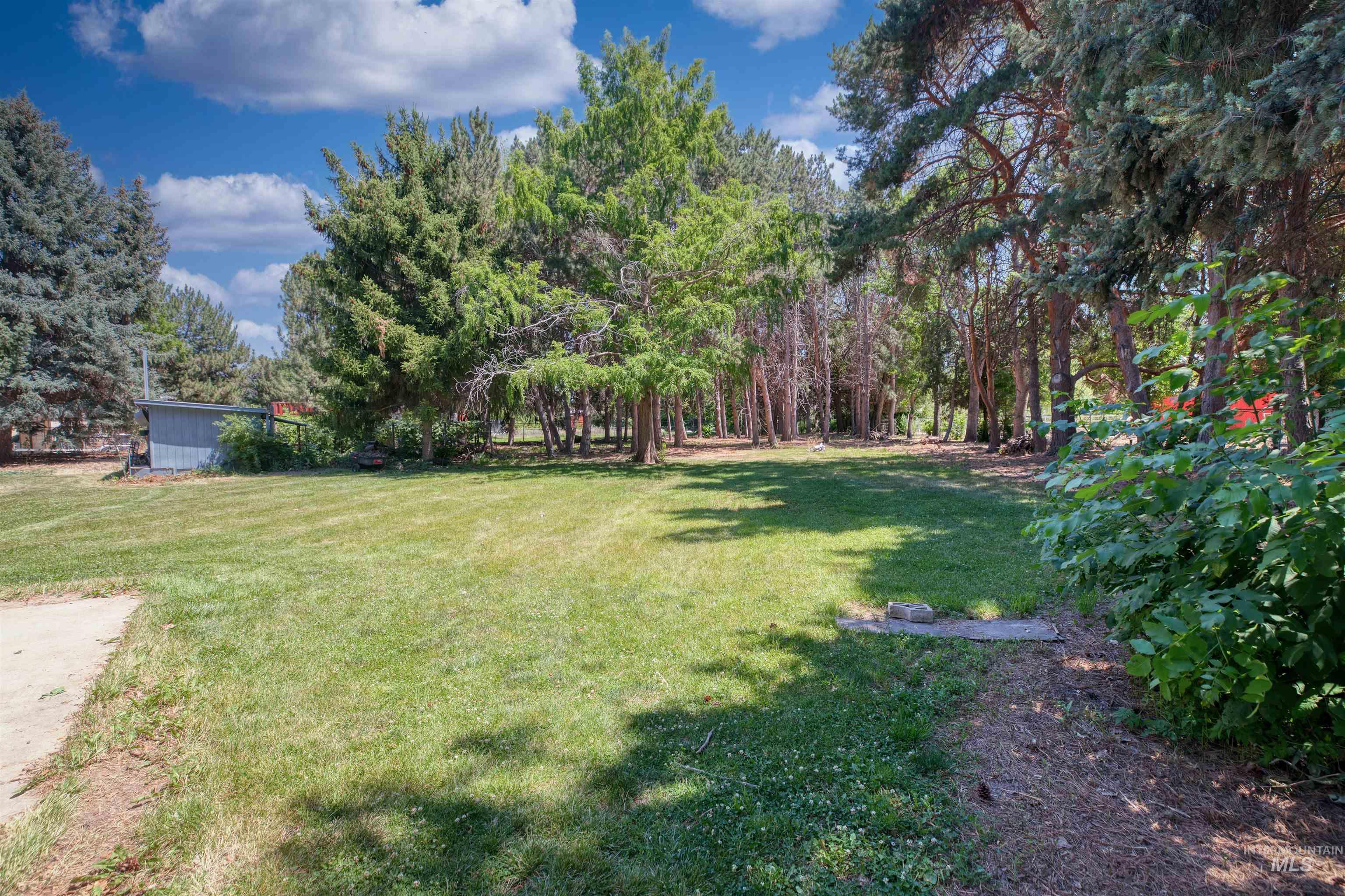 300 S Appaloosa Dr., Boise, Idaho 83709, 5 Bedrooms, 3 Bathrooms, Residential For Sale, Price $599,900, 98993520