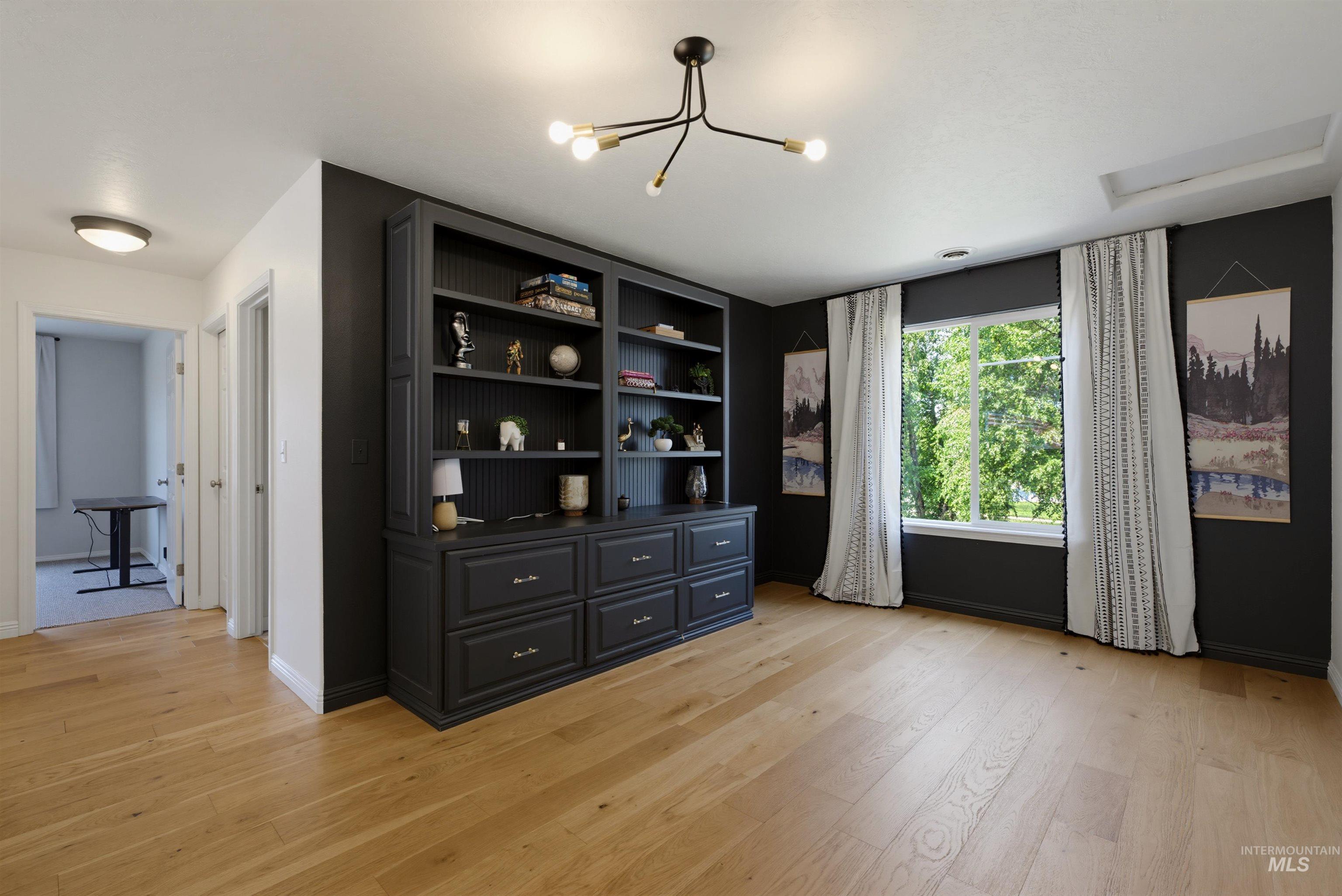 6124 S Sea Breeze Way, Boise, Idaho 83709, 4 Bedrooms, 2.5 Bathrooms, Residential For Sale, Price $650,000, 98993522