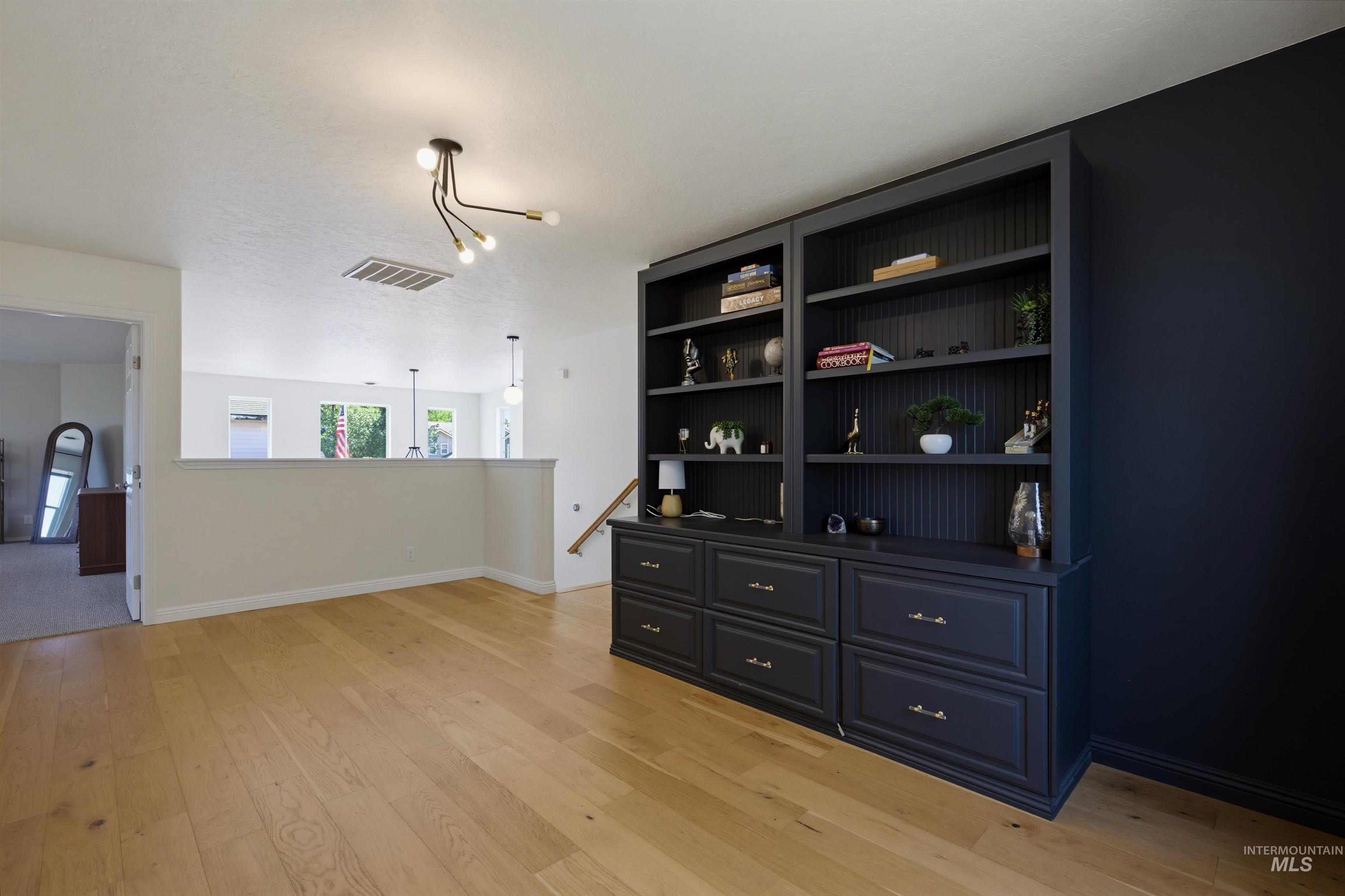 6124 S Sea Breeze Way, Boise, Idaho 83709, 4 Bedrooms, 2.5 Bathrooms, Residential For Sale, Price $650,000, 98993522