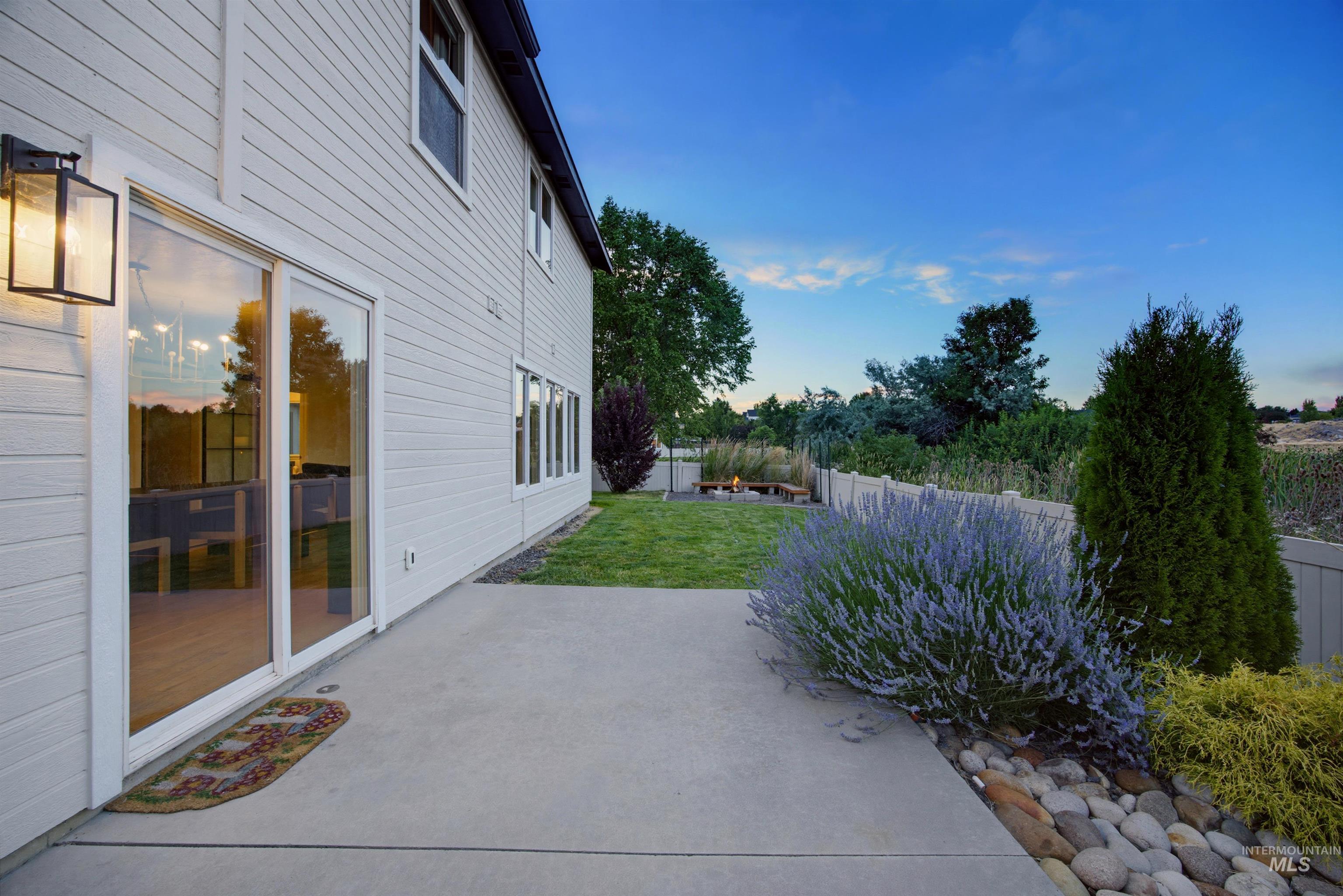 6124 S Sea Breeze Way, Boise, Idaho 83709, 4 Bedrooms, 2.5 Bathrooms, Residential For Sale, Price $650,000, 98993522