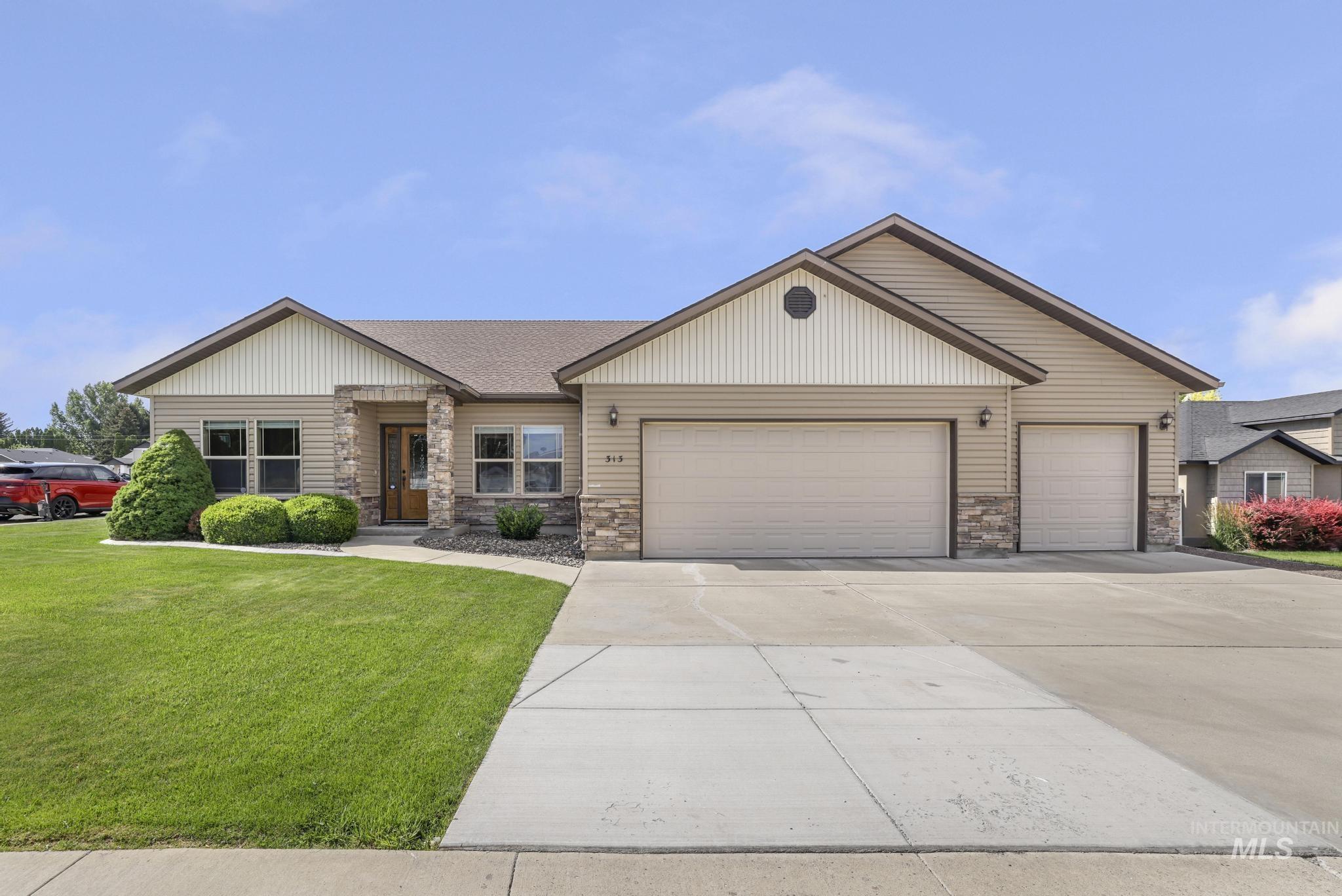 313 15th Ave E, Jerome, Idaho 83338, 5 Bedrooms, 2 Bathrooms, Residential For Sale, Price $459,000, 98993528