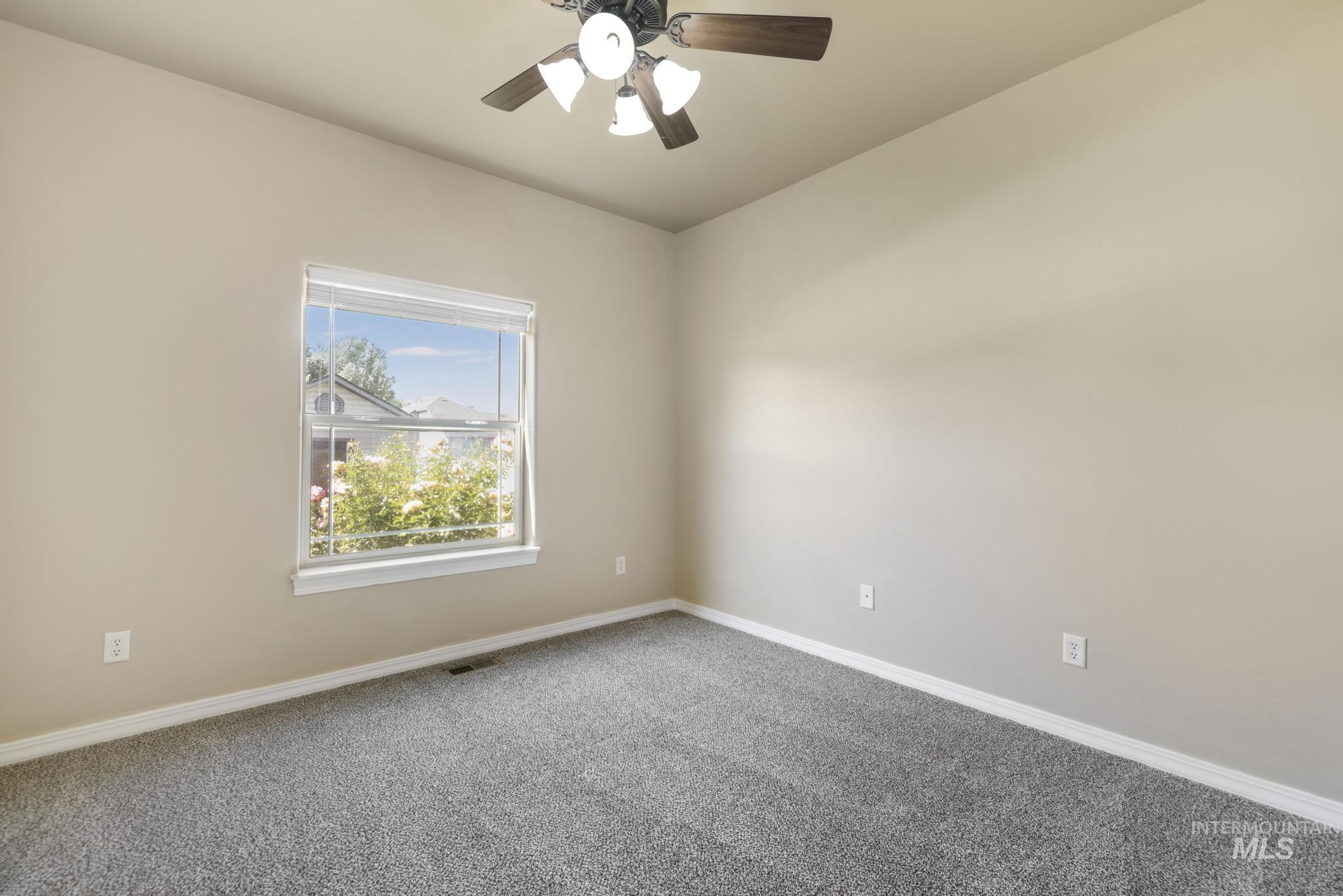 313 15th Ave E, Jerome, Idaho 83338, 5 Bedrooms, 2 Bathrooms, Residential For Sale, Price $459,000, 98993528