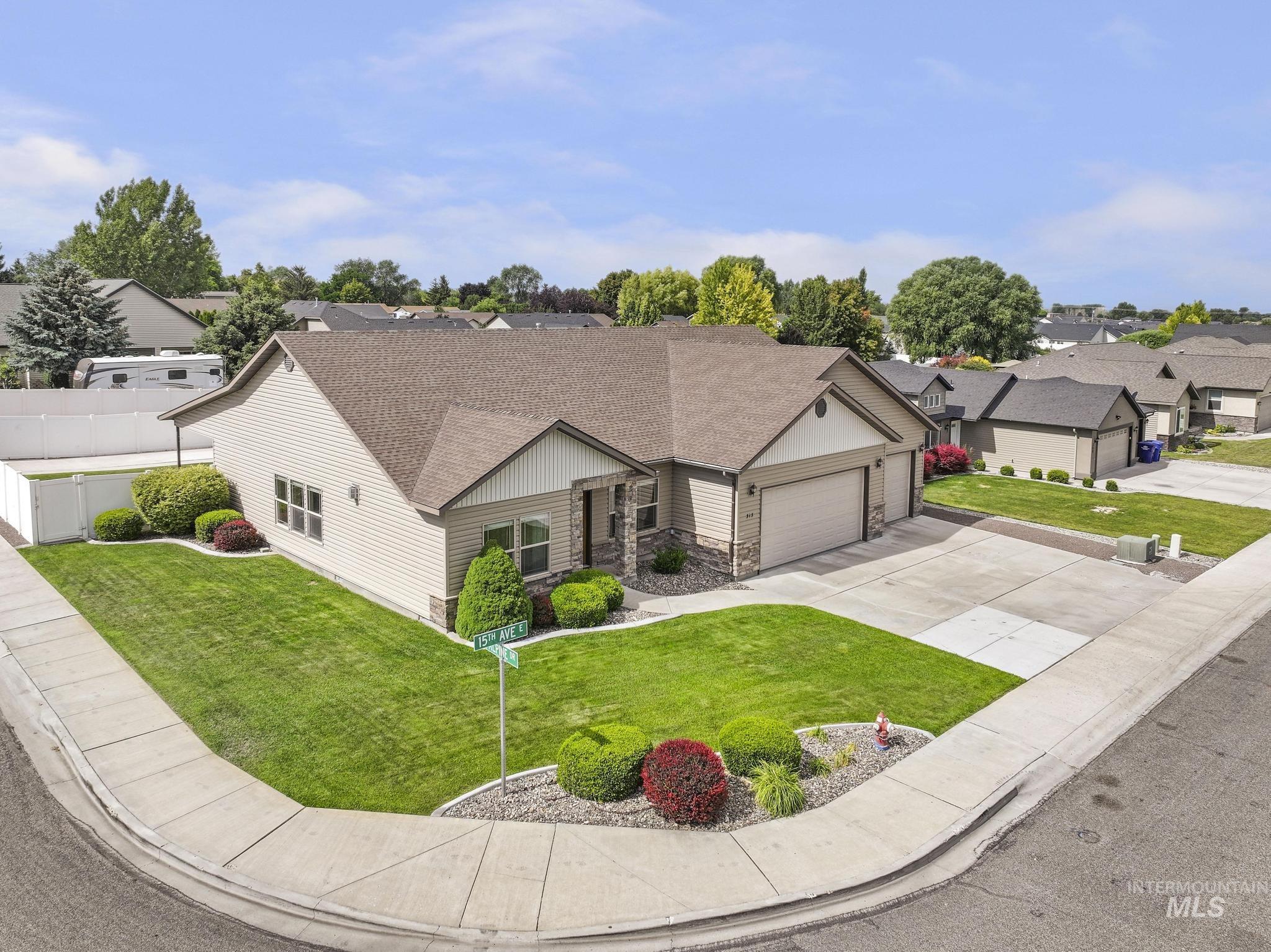 313 15th Ave E, Jerome, Idaho 83338, 5 Bedrooms, 2 Bathrooms, Residential For Sale, Price $459,000, 98993528
