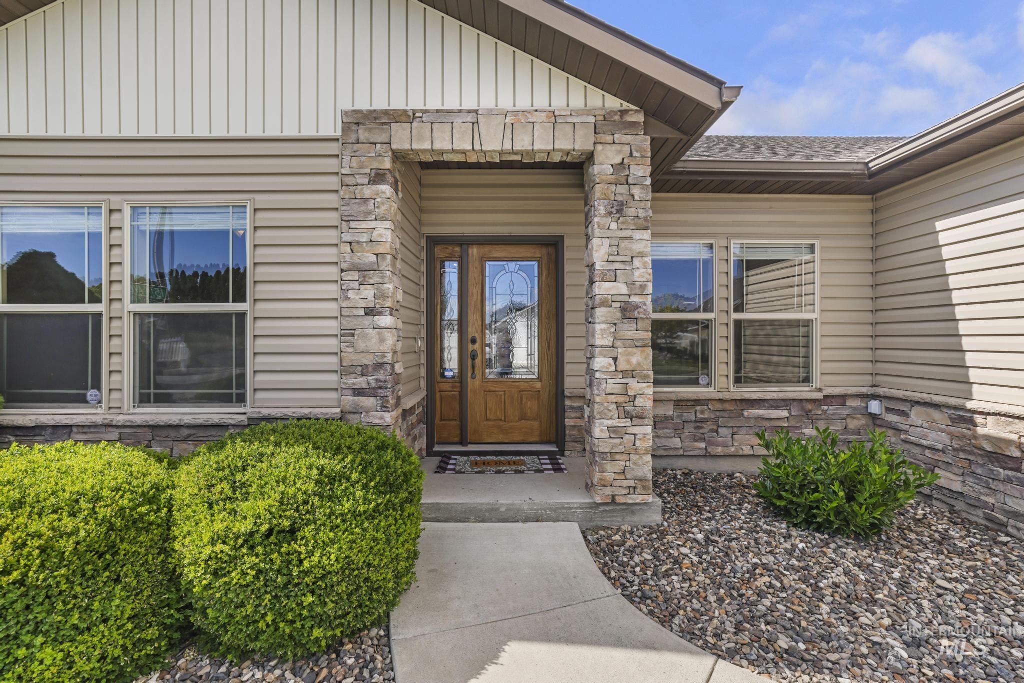 313 15th Ave E, Jerome, Idaho 83338, 5 Bedrooms, 2 Bathrooms, Residential For Sale, Price $459,000, 98993528