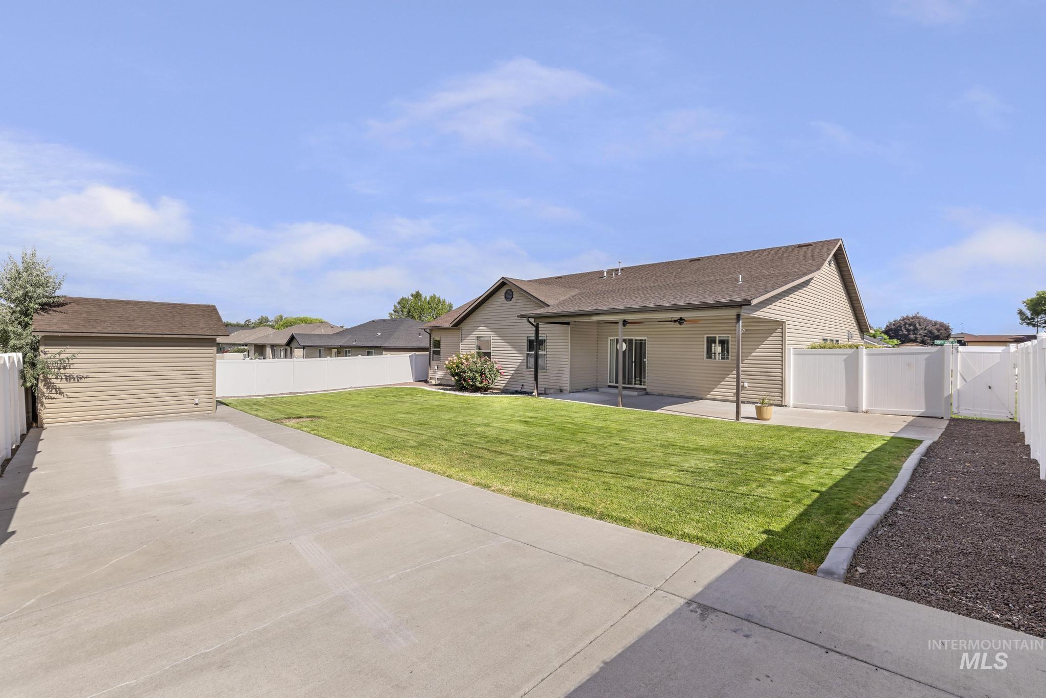 313 15th Ave E, Jerome, Idaho 83338, 5 Bedrooms, 2 Bathrooms, Residential For Sale, Price $459,000, 98993528