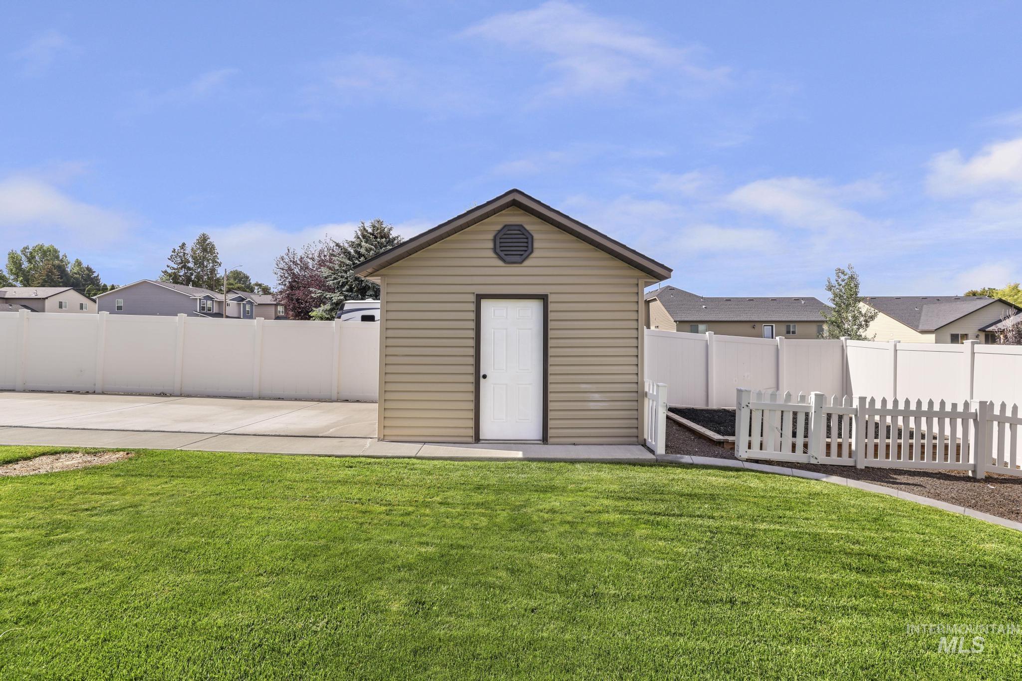 313 15th Ave E, Jerome, Idaho 83338, 5 Bedrooms, 2 Bathrooms, Residential For Sale, Price $459,000, 98993528