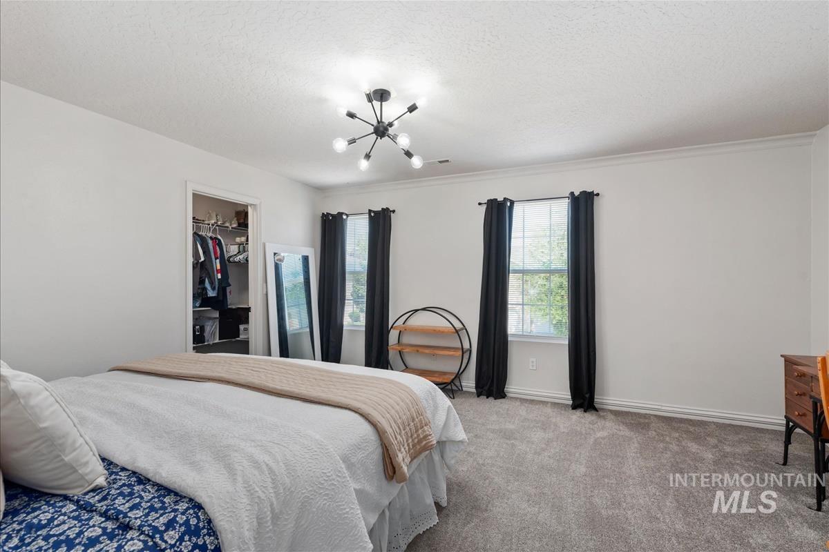 369 E Willow Creek Dr, Middleton, Idaho 83644, 5 Bedrooms, 3 Bathrooms, Residential For Sale, Price $530,000,MLS 98993530