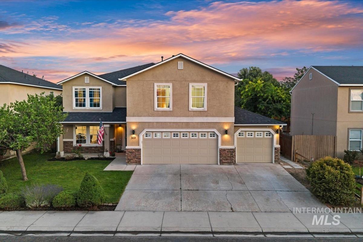369 E Willow Creek Dr, Middleton, Idaho 83644, 5 Bedrooms, 3 Bathrooms, Residential For Sale, Price $530,000,MLS 98993530