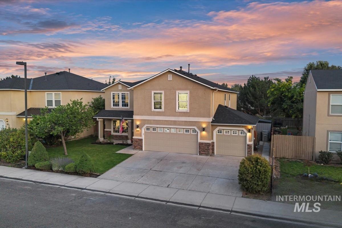 369 E Willowcreek Dr, Middleton, Idaho 83644, 5 Bedrooms, 3 Bathrooms, Residential For Sale, Price $530,000, 98993530