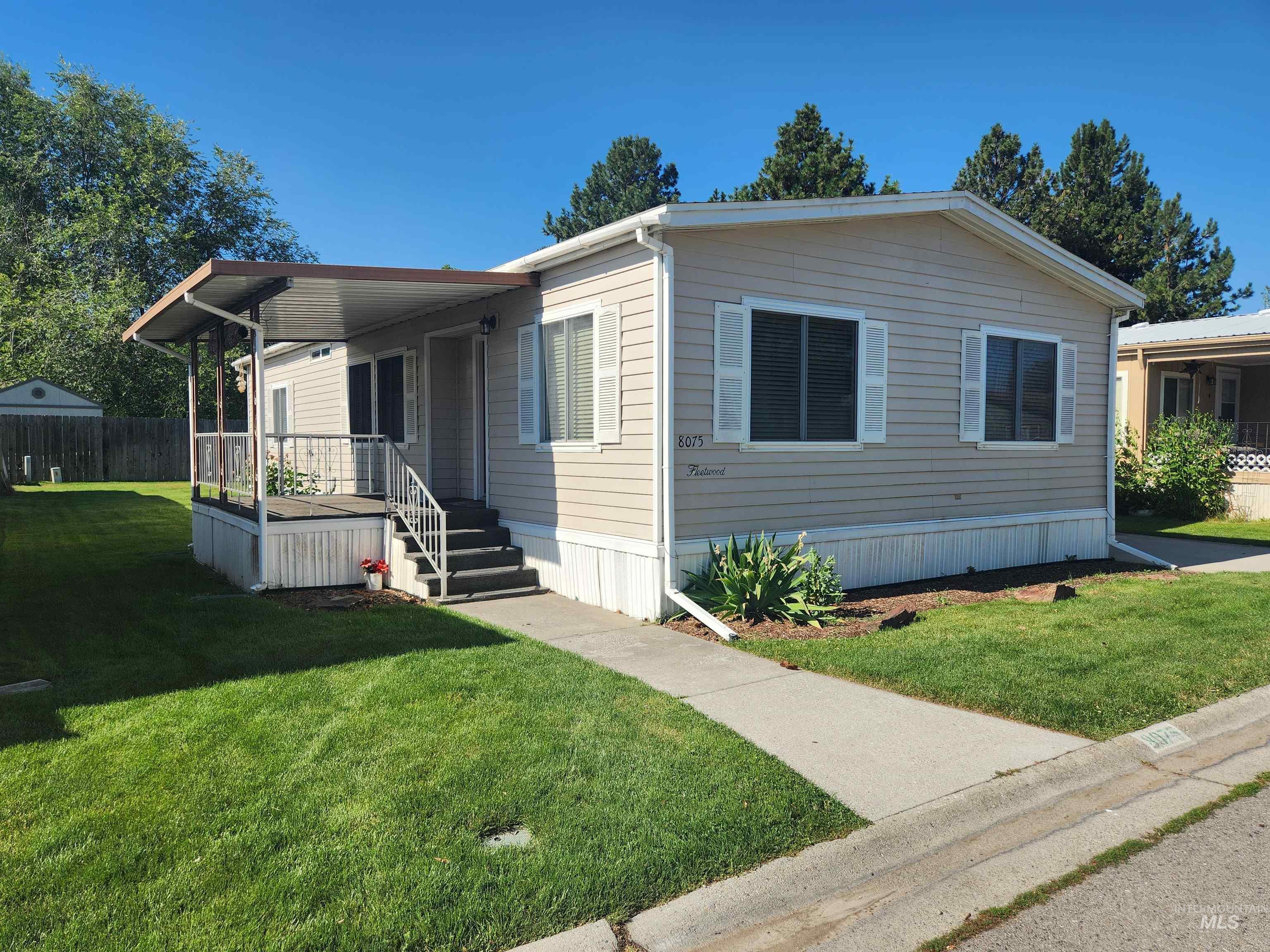 8075 Appomattox, Garden City, Idaho 83714, 2 Bedrooms, 2 Bathrooms, Residential For Sale, Price $129,000,MLS 98993531