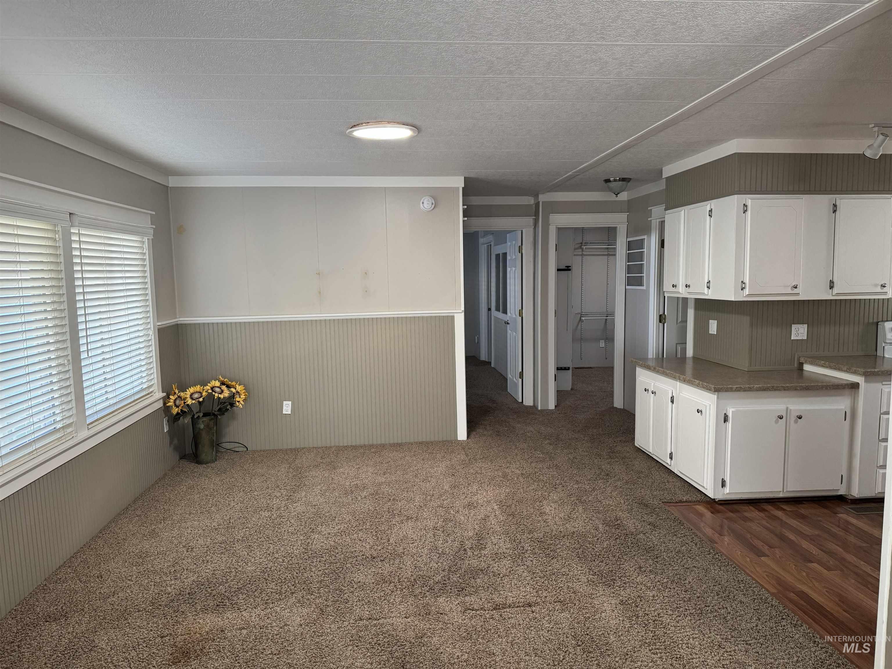 8075 Appomattox, Garden City, Idaho 83714, 2 Bedrooms, 2 Bathrooms, Residential For Sale, Price $129,000,MLS 98993531
