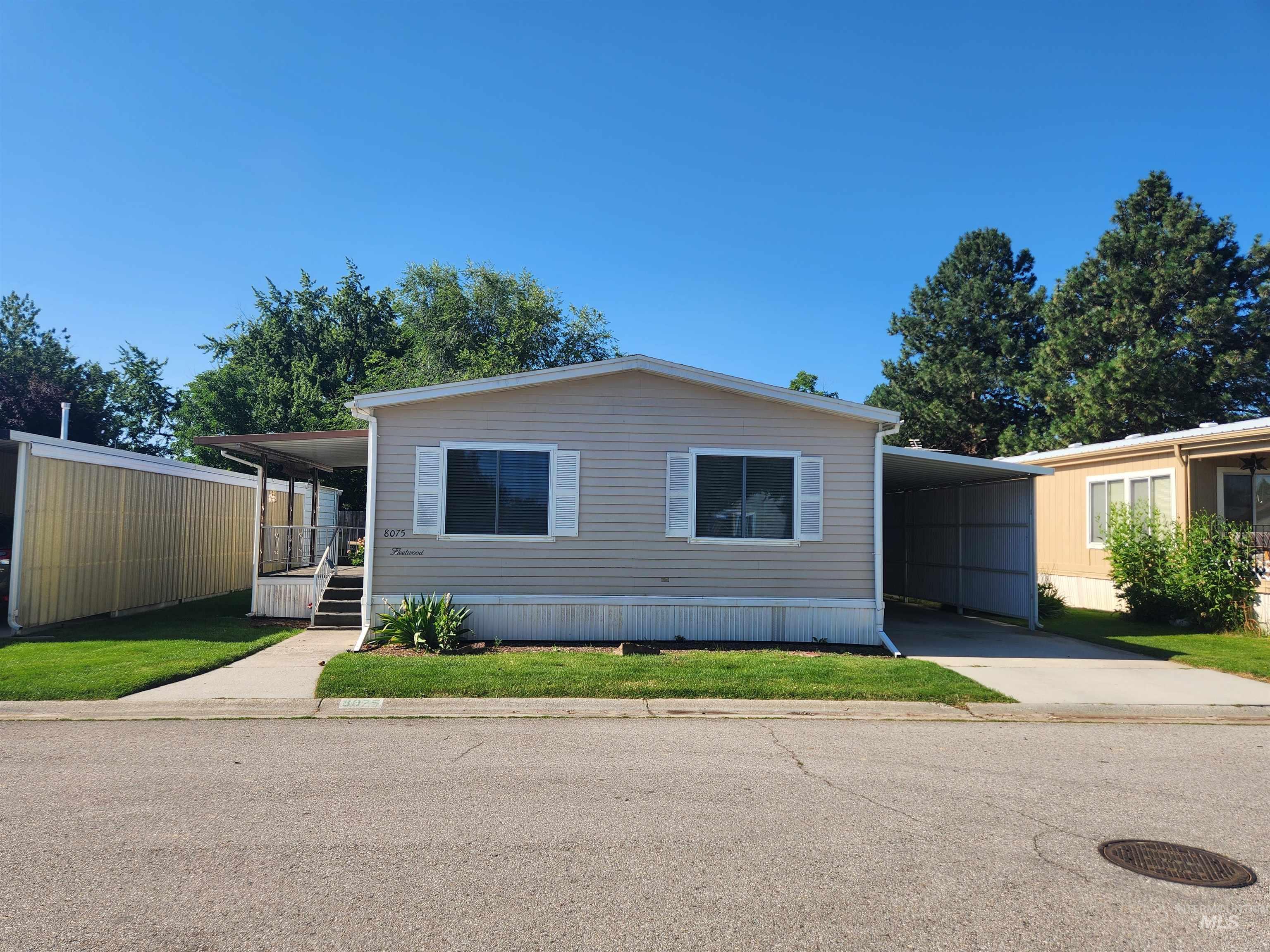 8075 Appomattox, Garden City, Idaho 83714, 2 Bedrooms, 2 Bathrooms, Residential For Sale, Price $129,000,MLS 98993531