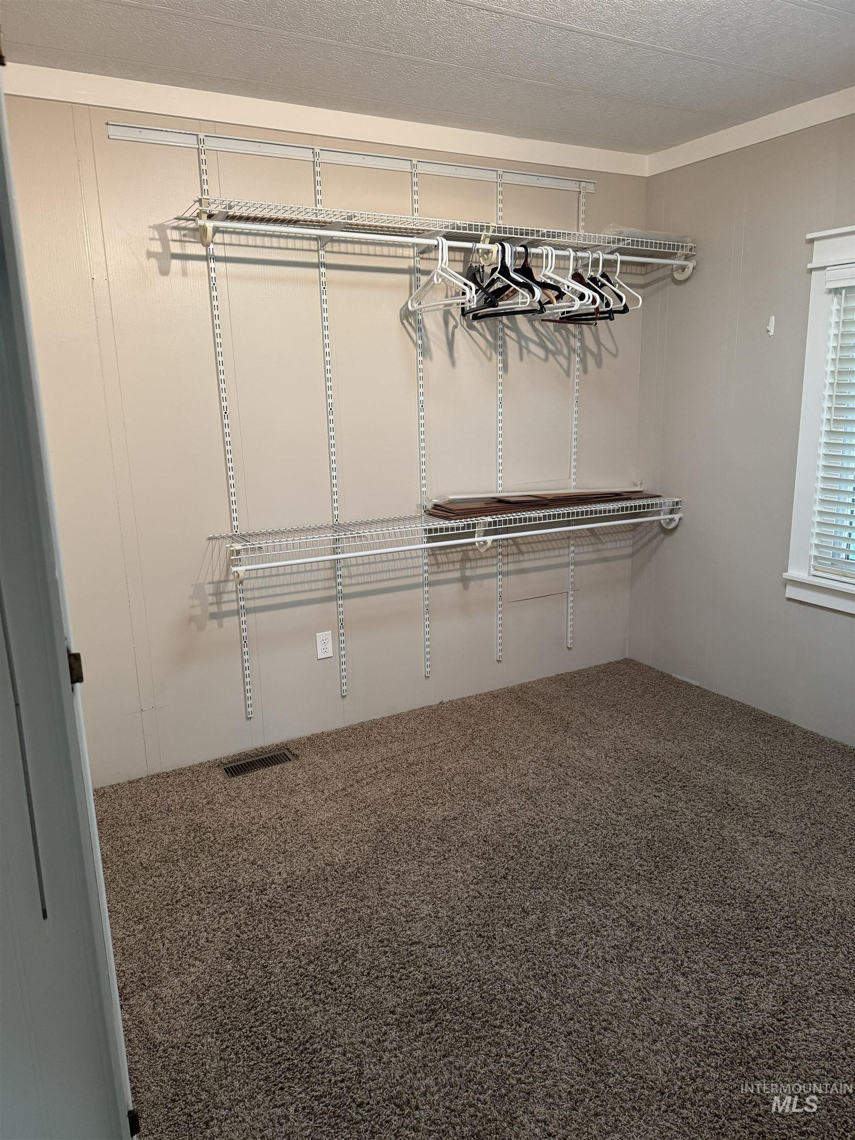 8075 Appomattox, Garden City, Idaho 83714, 2 Bedrooms, 2 Bathrooms, Residential For Sale, Price $129,000,MLS 98993531