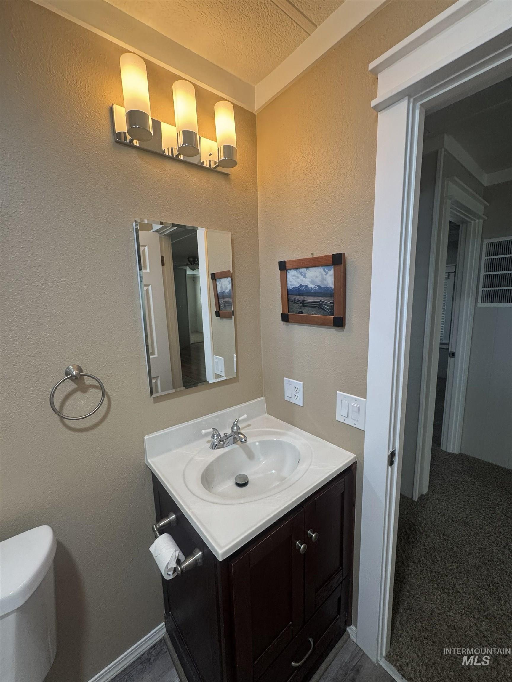 8075 Appomattox, Garden City, Idaho 83714, 2 Bedrooms, 2 Bathrooms, Residential For Sale, Price $129,000,MLS 98993531