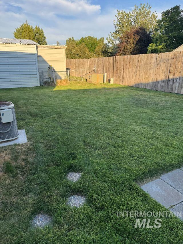 8075 Appomattox, Garden City, Idaho 83714, 2 Bedrooms, 2 Bathrooms, Residential For Sale, Price $129,000,MLS 98993531