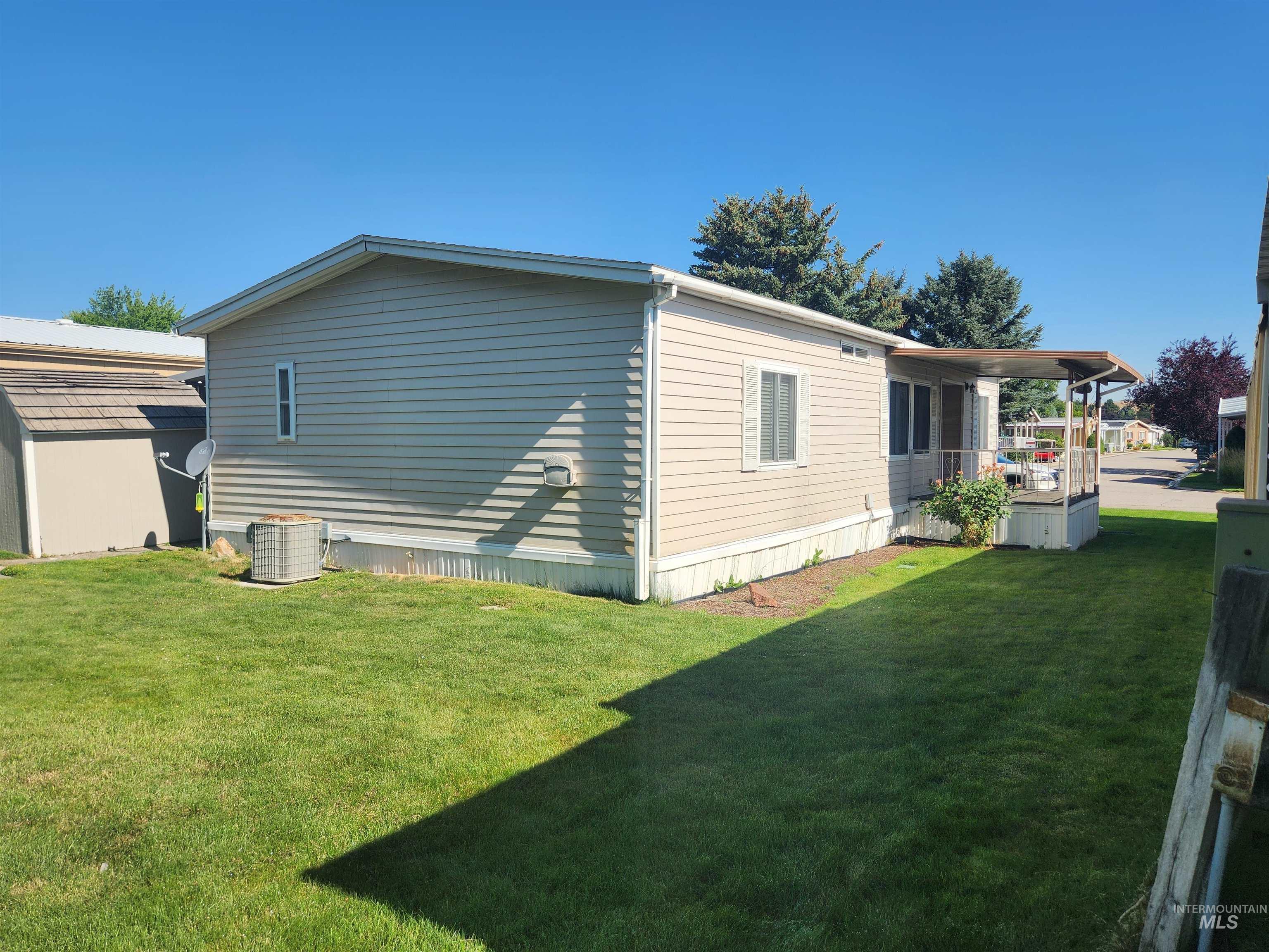 8075 Appomattox, Garden City, Idaho 83714, 2 Bedrooms, 2 Bathrooms, Residential For Sale, Price $129,000,MLS 98993531