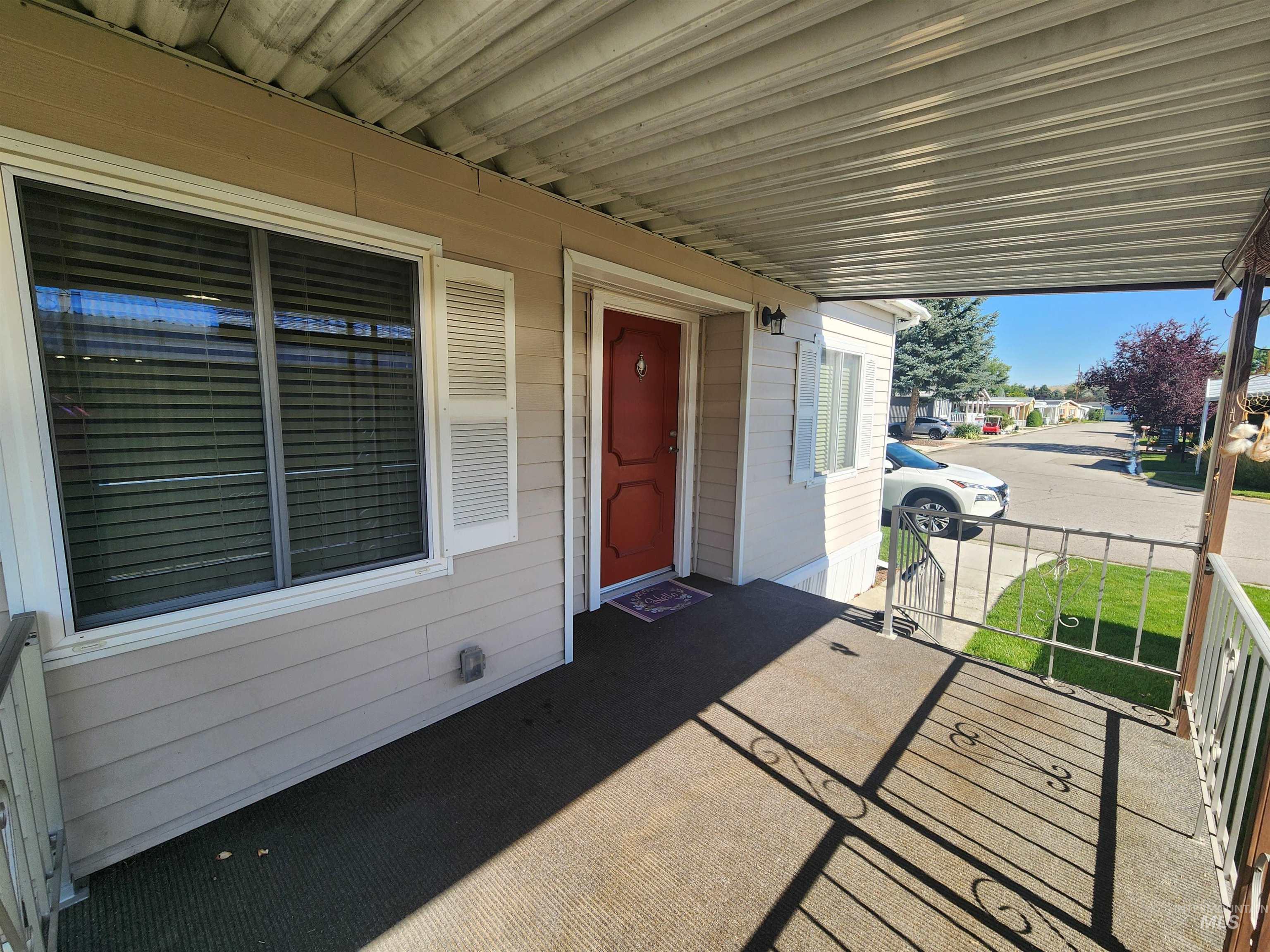 8075 Appomattox, Garden City, Idaho 83714, 2 Bedrooms, 2 Bathrooms, Residential For Sale, Price $129,000,MLS 98993531