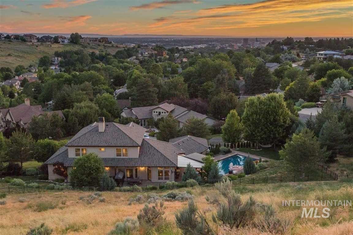 2585 E Varco Via Ct, Boise, Idaho 83712, 5 Bedrooms, 4 Bathrooms, Rental For Rent, Price $4,995, 98993532