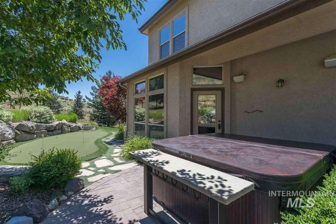 2585 E Varco Via Ct, Boise, Idaho 83712, 5 Bedrooms, 4 Bathrooms, Rental For Rent, Price $4,995, 98993532