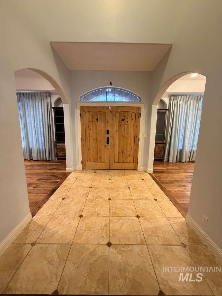 2585 E Varco Via Ct, Boise, Idaho 83712, 5 Bedrooms, 4 Bathrooms, Rental For Rent, Price $4,995, 98993532