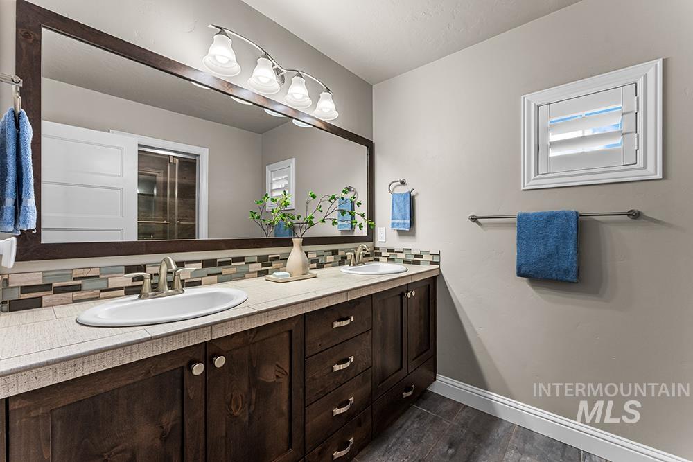 5355 S Tindaris Pl, Meridian, Idaho 83642, 4 Bedrooms, 3.5 Bathrooms, Residential For Sale, Price $819,900, 98993534