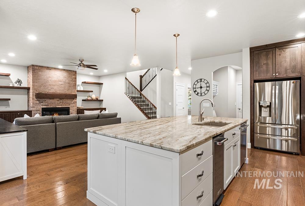 5355 S Tindaris Pl, Meridian, Idaho 83642, 4 Bedrooms, 3.5 Bathrooms, Residential For Sale, Price $819,900, 98993534