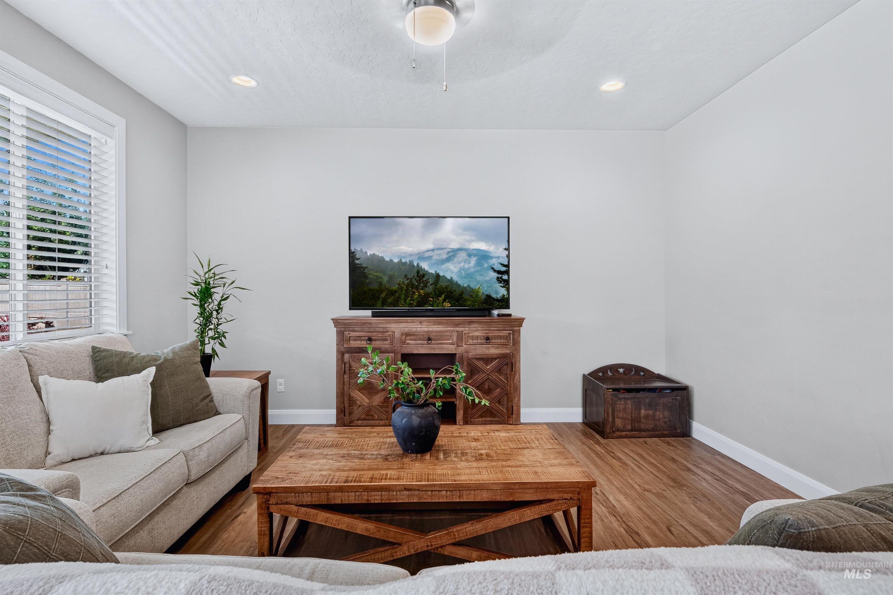 3829 E Huntly St, Meridian, Idaho 83642-5707, 3 Bedrooms, 2 Bathrooms, Residential For Sale, Price $525,000, 98993535