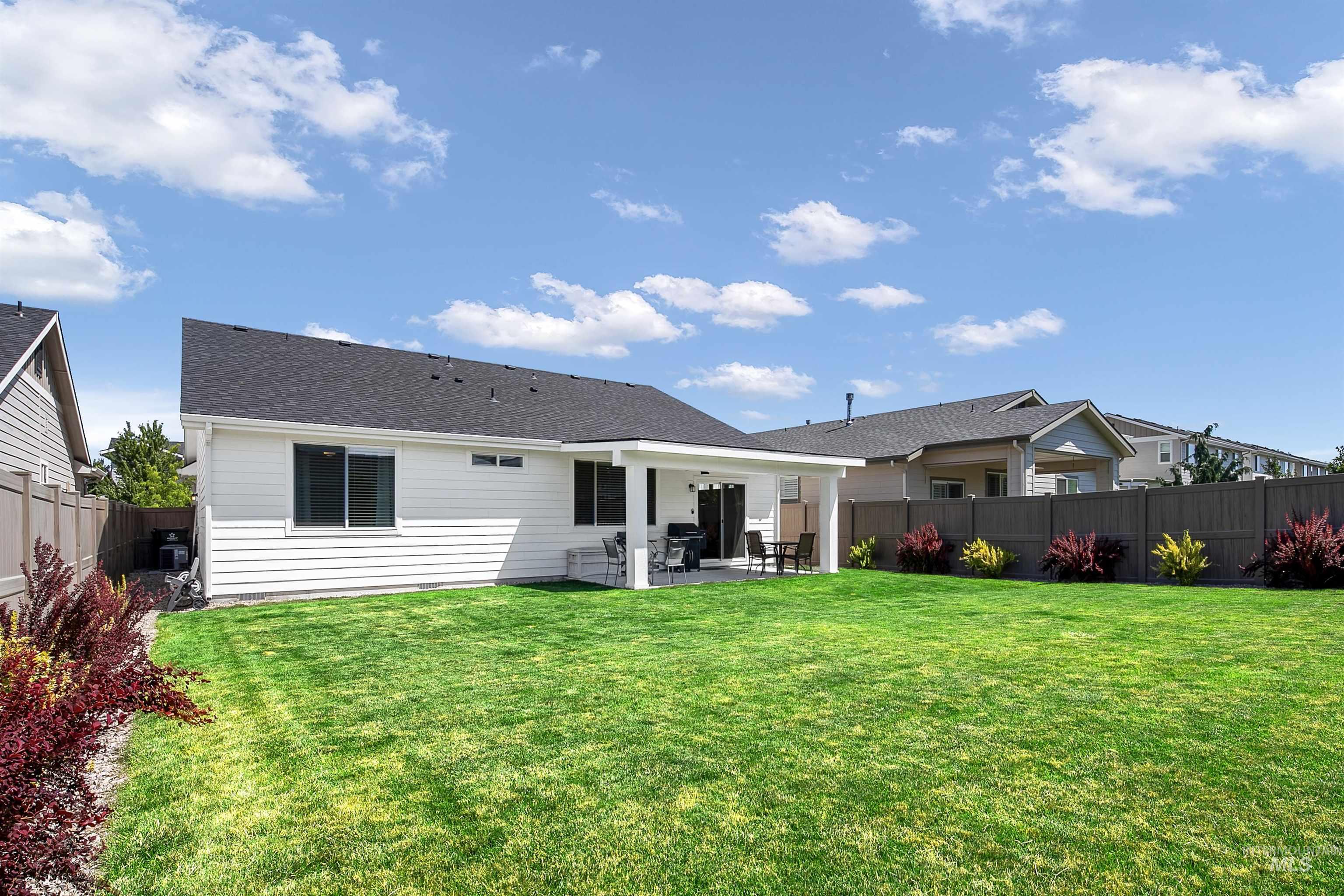 3829 E Huntly St, Meridian, Idaho 83642-5707, 3 Bedrooms, 2 Bathrooms, Residential For Sale, Price $525,000, 98993535