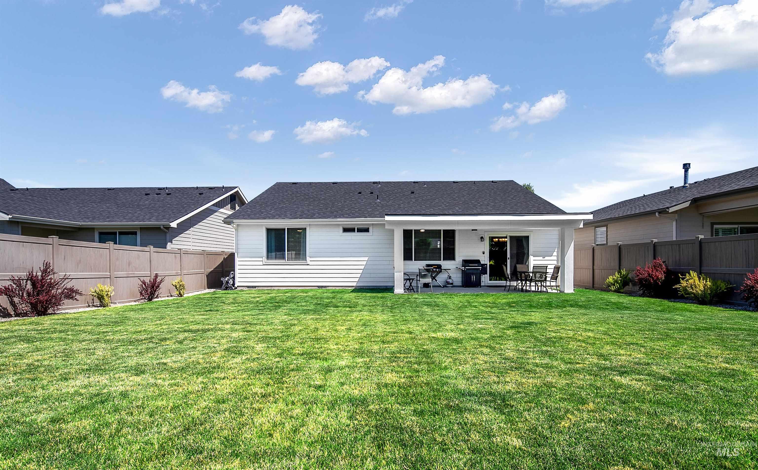 3829 E Huntly St, Meridian, Idaho 83642-5707, 3 Bedrooms, 2 Bathrooms, Residential For Sale, Price $525,000, 98993535