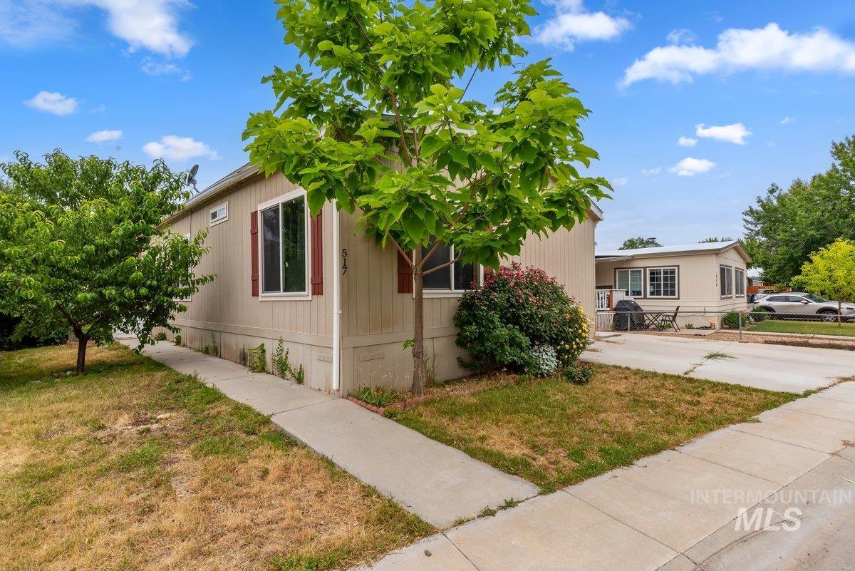 517 N Meadowland Dr, Boise, Idaho 83713, 3 Bedrooms, 2 Bathrooms, Residential For Sale, Price $109,990,MLS 98993536
