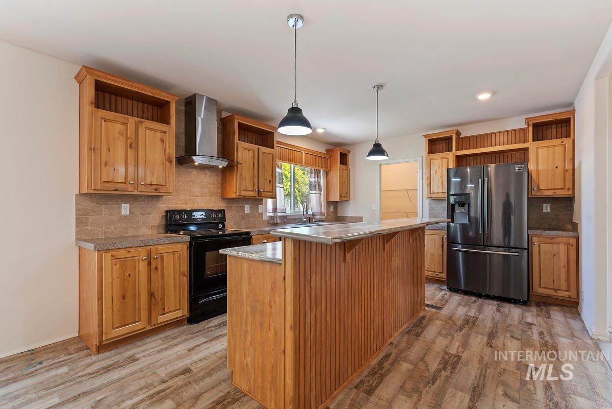 517 N Meadowland Dr, Boise, Idaho 83713, 3 Bedrooms, 2 Bathrooms, Residential For Sale, Price $109,990,MLS 98993536
