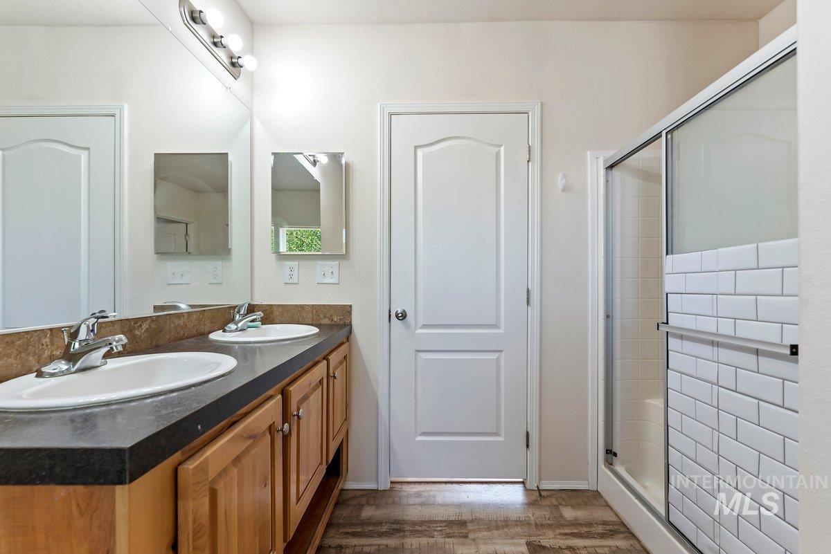 517 N Meadowland Dr, Boise, Idaho 83713, 3 Bedrooms, 2 Bathrooms, Residential For Sale, Price $109,990,MLS 98993536