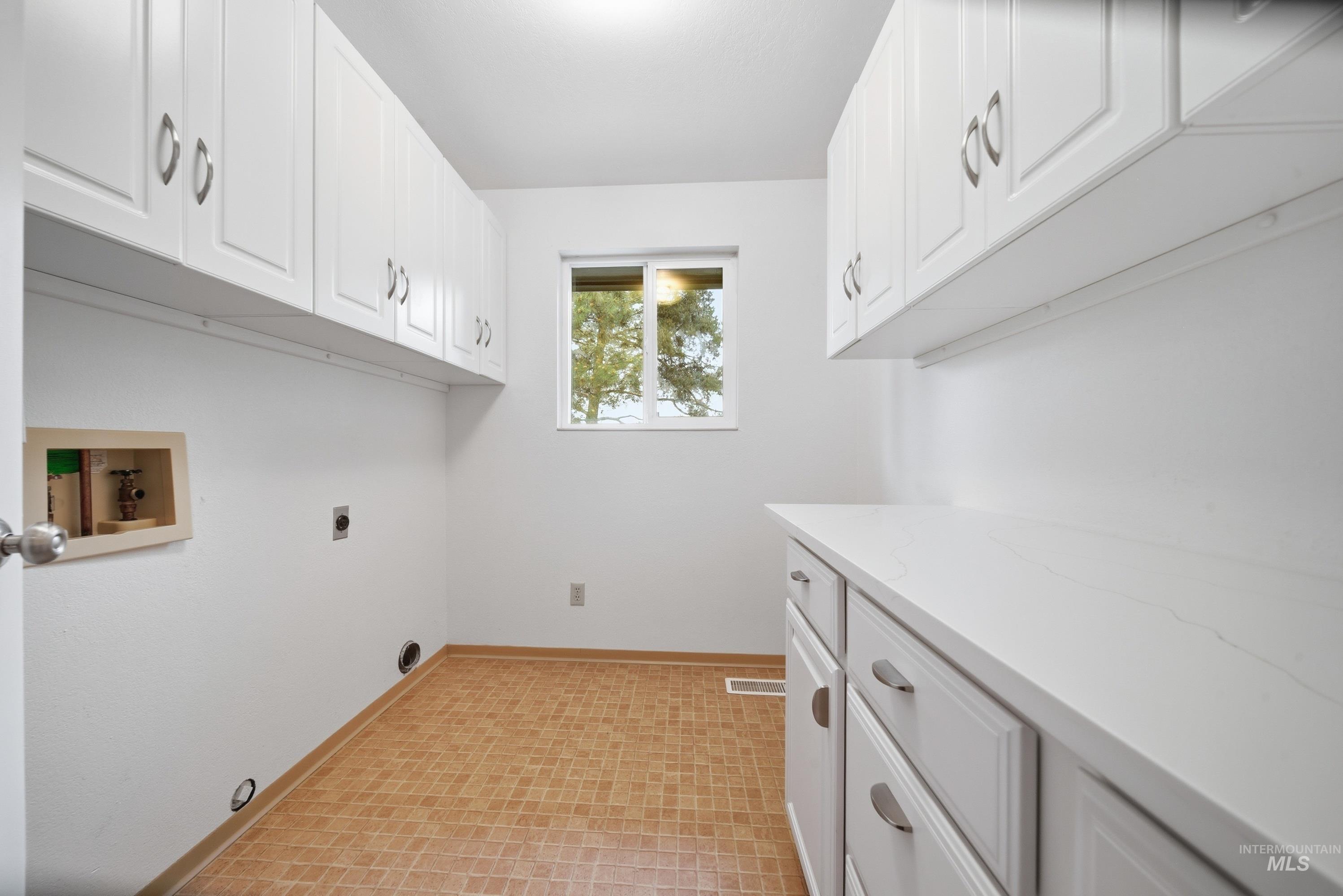 723 N Spyglass Way, Eagle, Idaho 83616, 3 Bedrooms, 2.5 Bathrooms, Residential For Sale, Price $750,000, 98993537