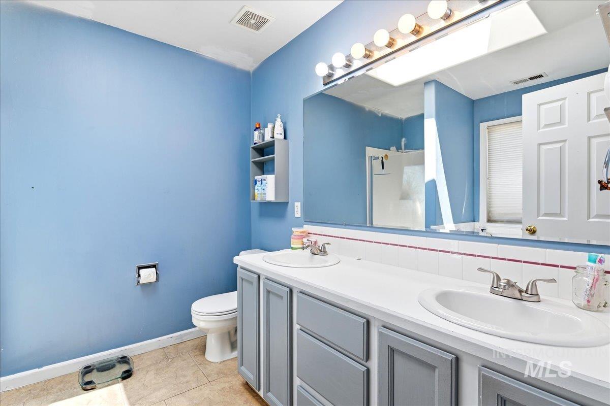 13904 W Bunkerhill Court, Boise, Idaho 83713, 4 Bedrooms, 3 Bathrooms, Residential For Sale, Price $479,999, 98993539