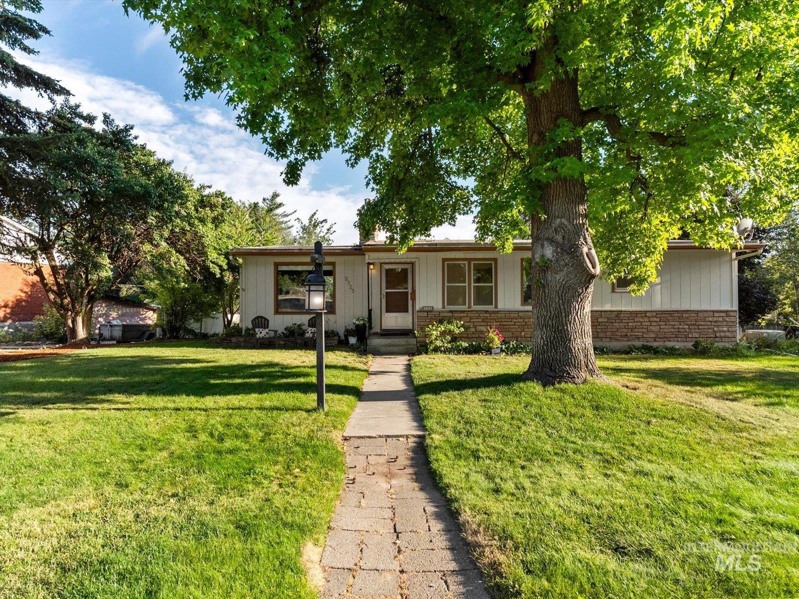 2925 W Gerrard St, Boise, Idaho 83703-5009, 4 Bedrooms, 2 Bathrooms, Residential For Sale, Price $479,000, 98993541