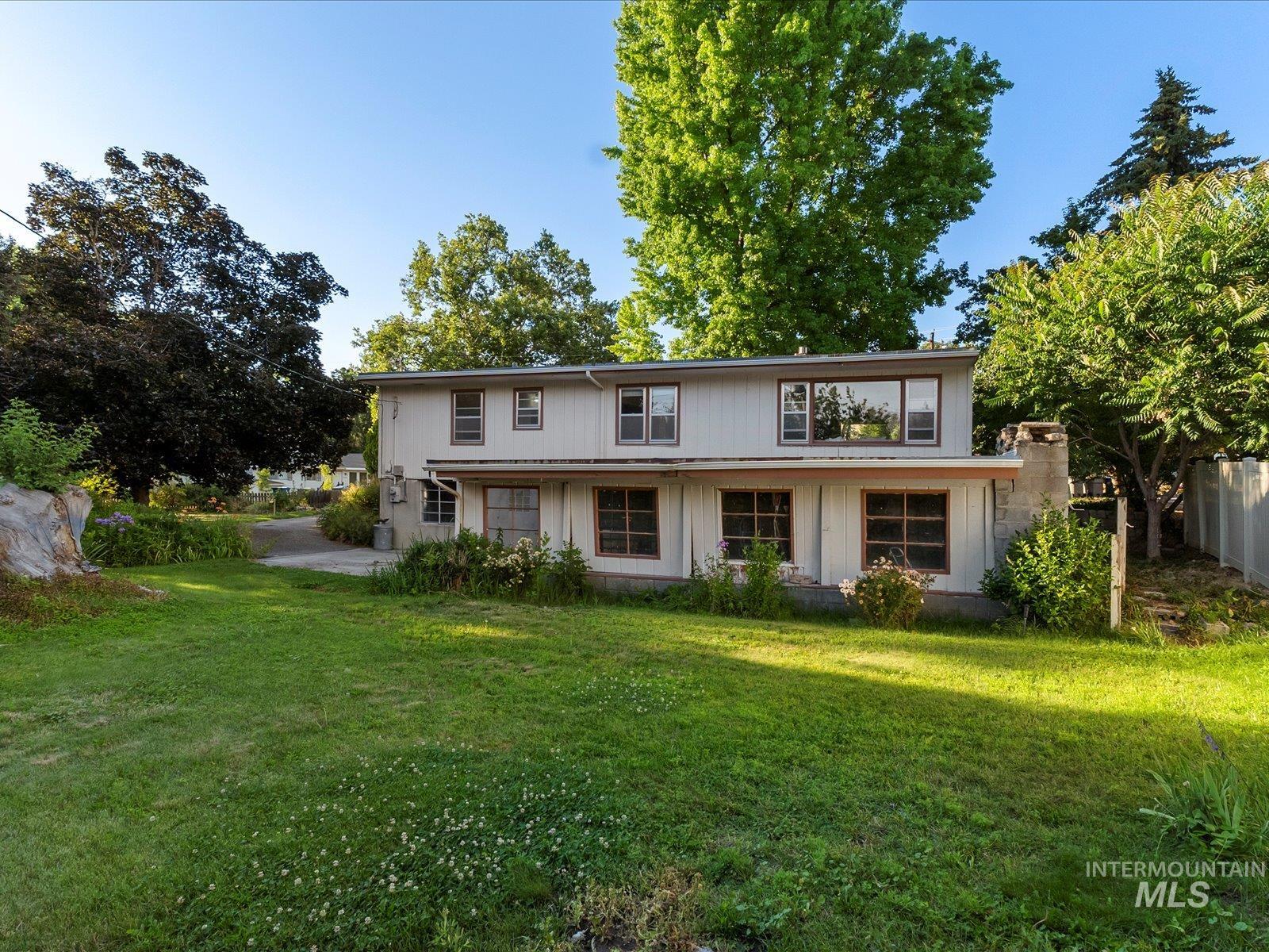 2925 W Gerrard St, Boise, Idaho 83703-5009, 4 Bedrooms, 2 Bathrooms, Residential For Sale, Price $479,000, 98993541