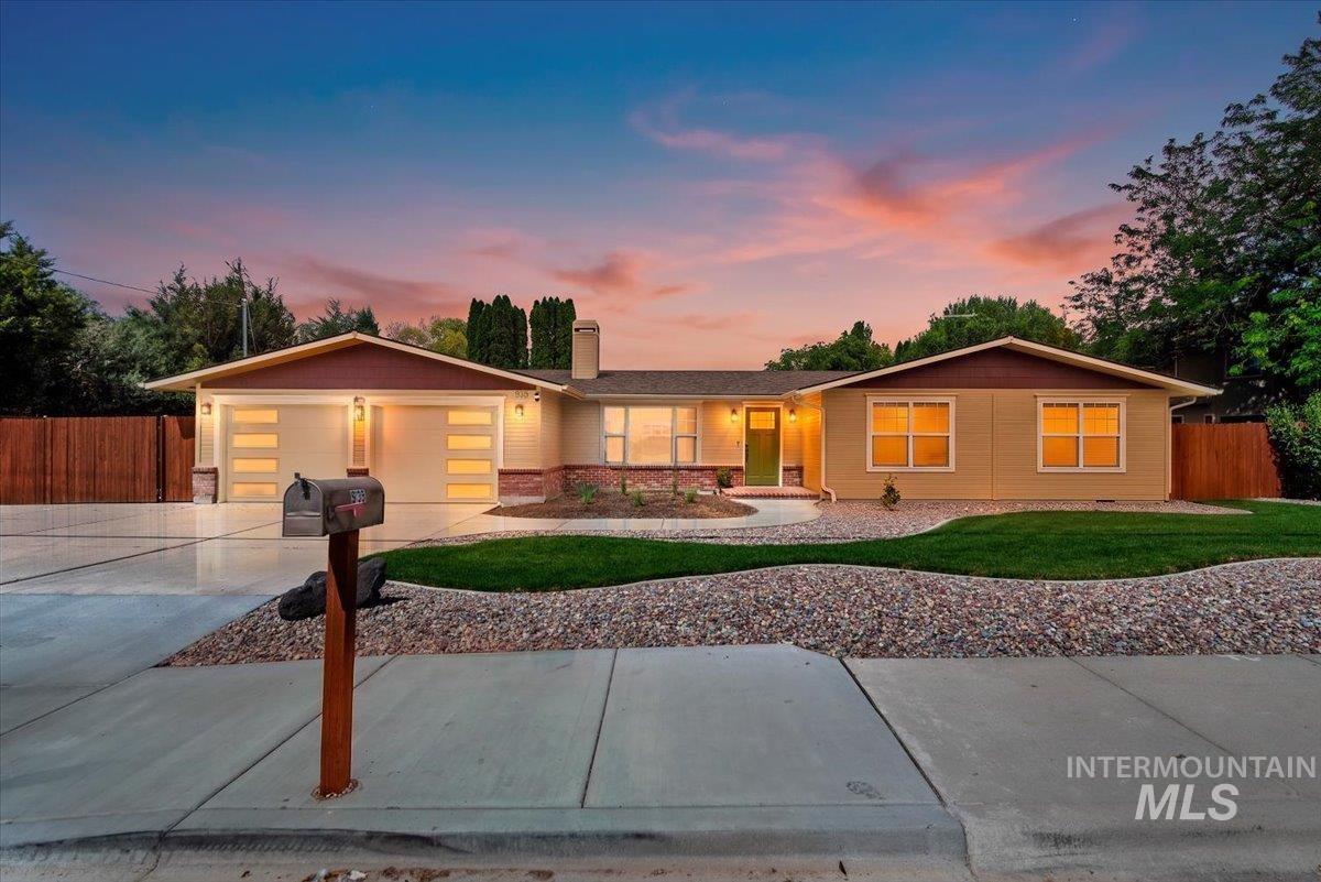 935 N Edgewood Lane, Eagle, Idaho 83616, 4 Bedrooms, 2 Bathrooms, Residential For Sale, Price $684,900, 98993544