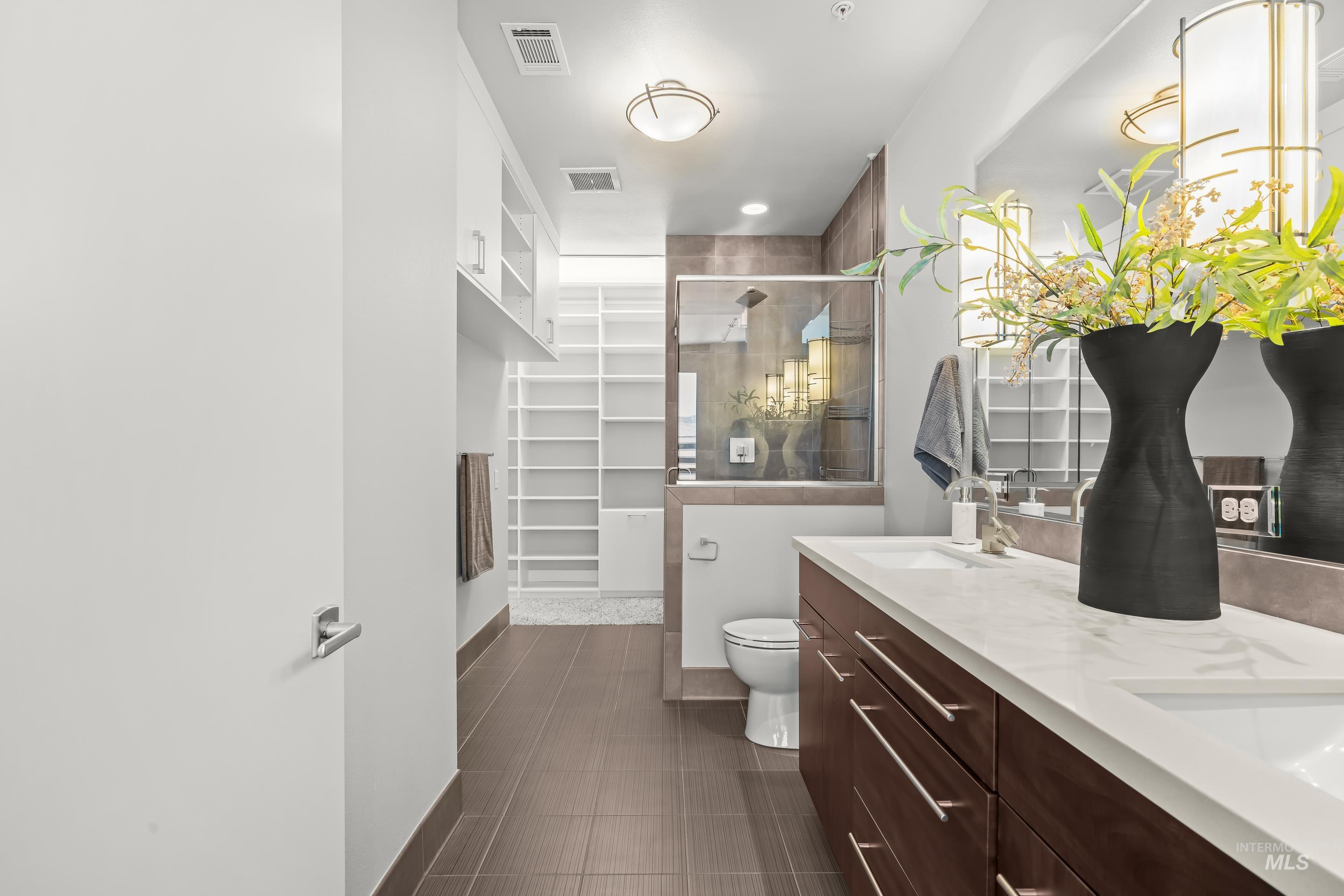 851 W Front Street, Boise, Idaho 83702, 2 Bedrooms, 2 Bathrooms, Residential For Sale, Price $1,199,000,MLS 98993548