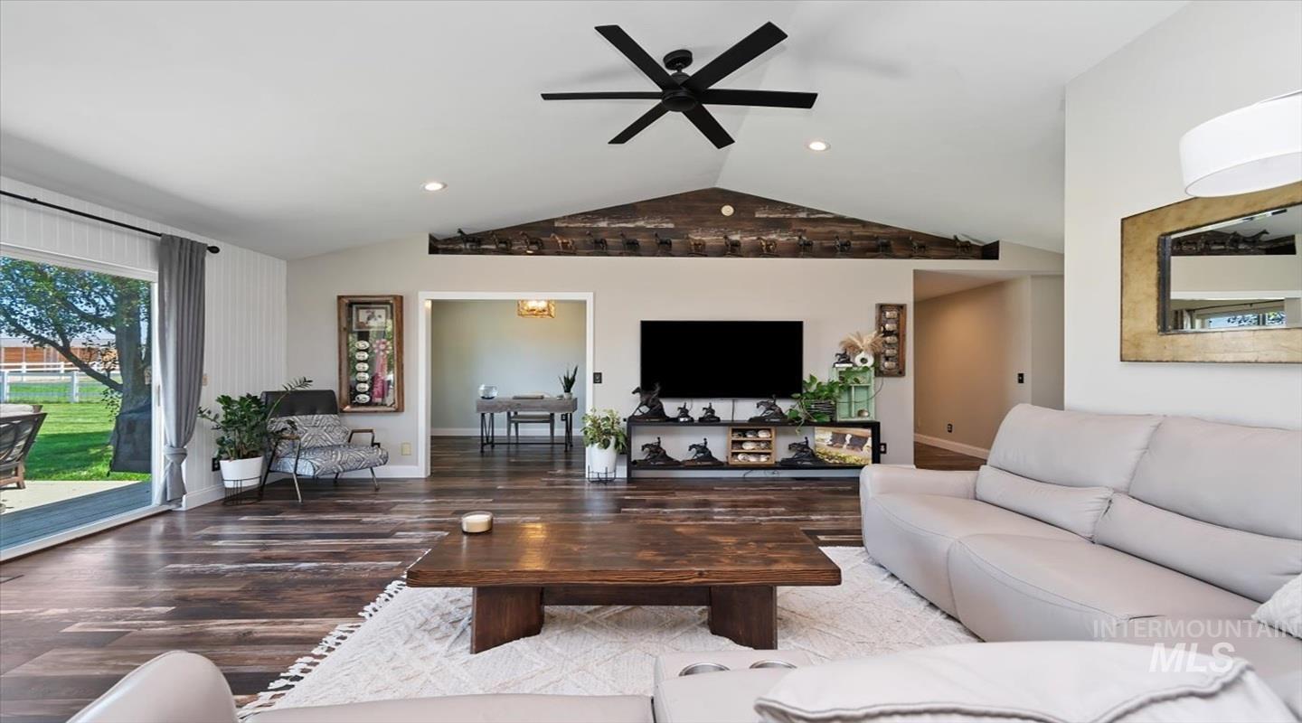4376 E King Road, Kuna, Idaho 83634, 3 Bedrooms, 2 Bathrooms, Residential For Sale, Price $1,299,000, 98993549