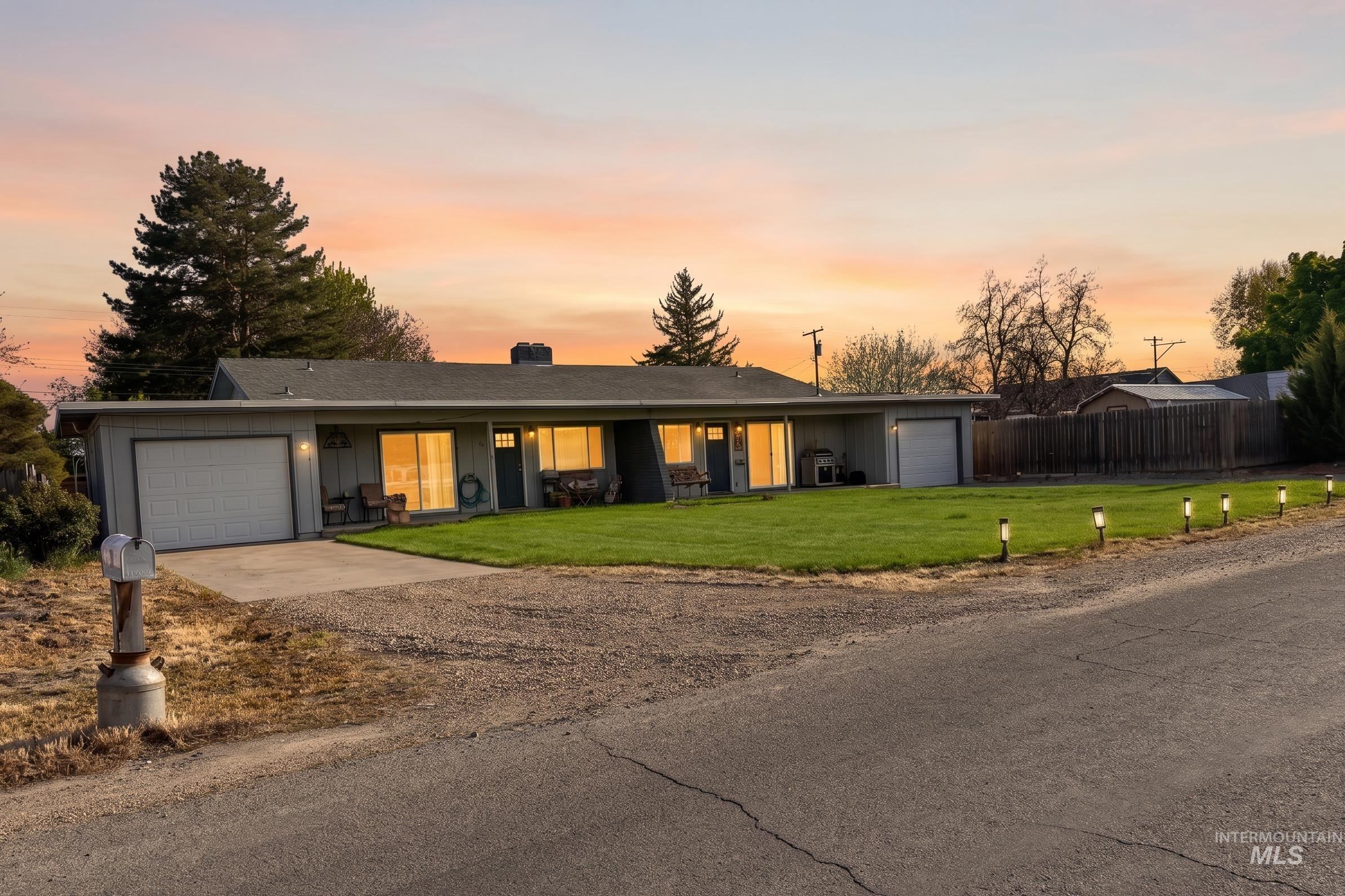 518 Amber Street, Caldwell, Idaho 83605, 2 Bedrooms, 1 Bathroom, Residential Income For Sale, Price $449,000,MLS 98993552