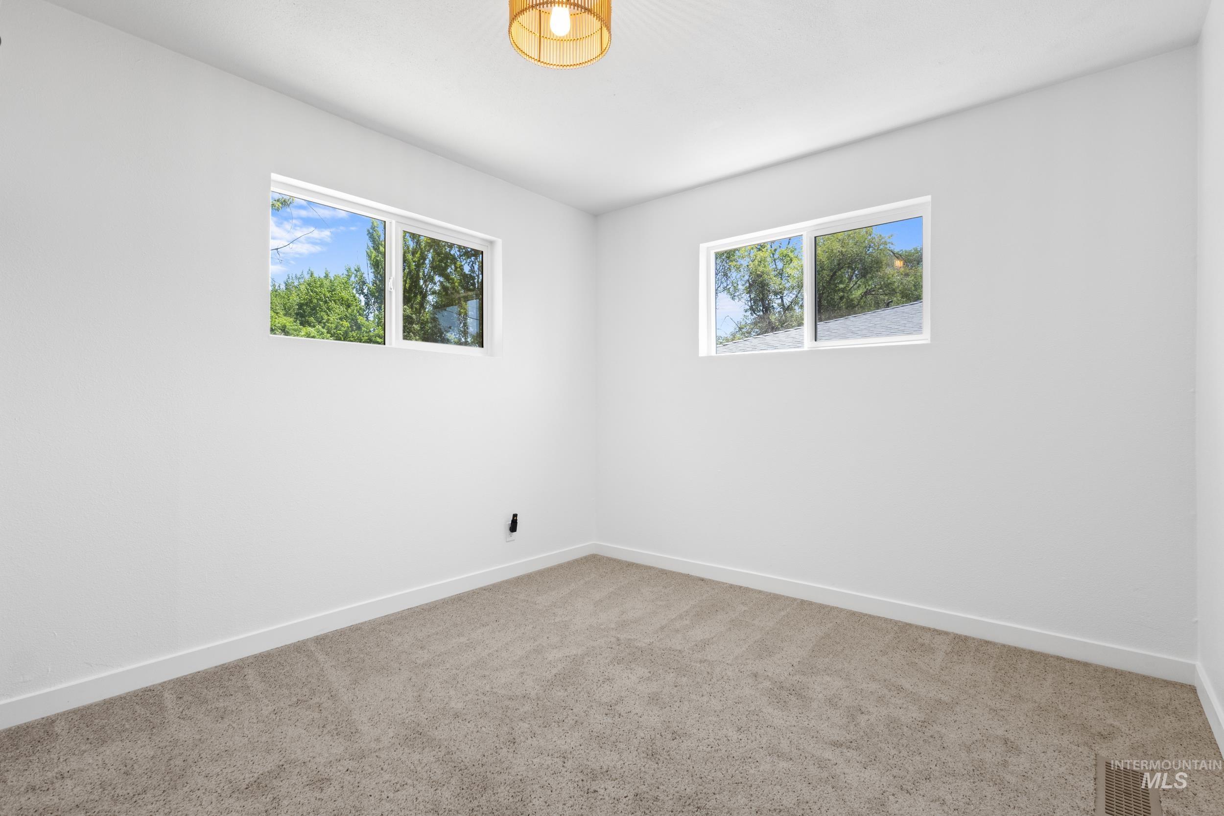 1324 Bonneville St, Nampa, Idaho 83651, 3 Bedrooms, 2 Bathrooms, Residential For Sale, Price $350,000,MLS 98993553