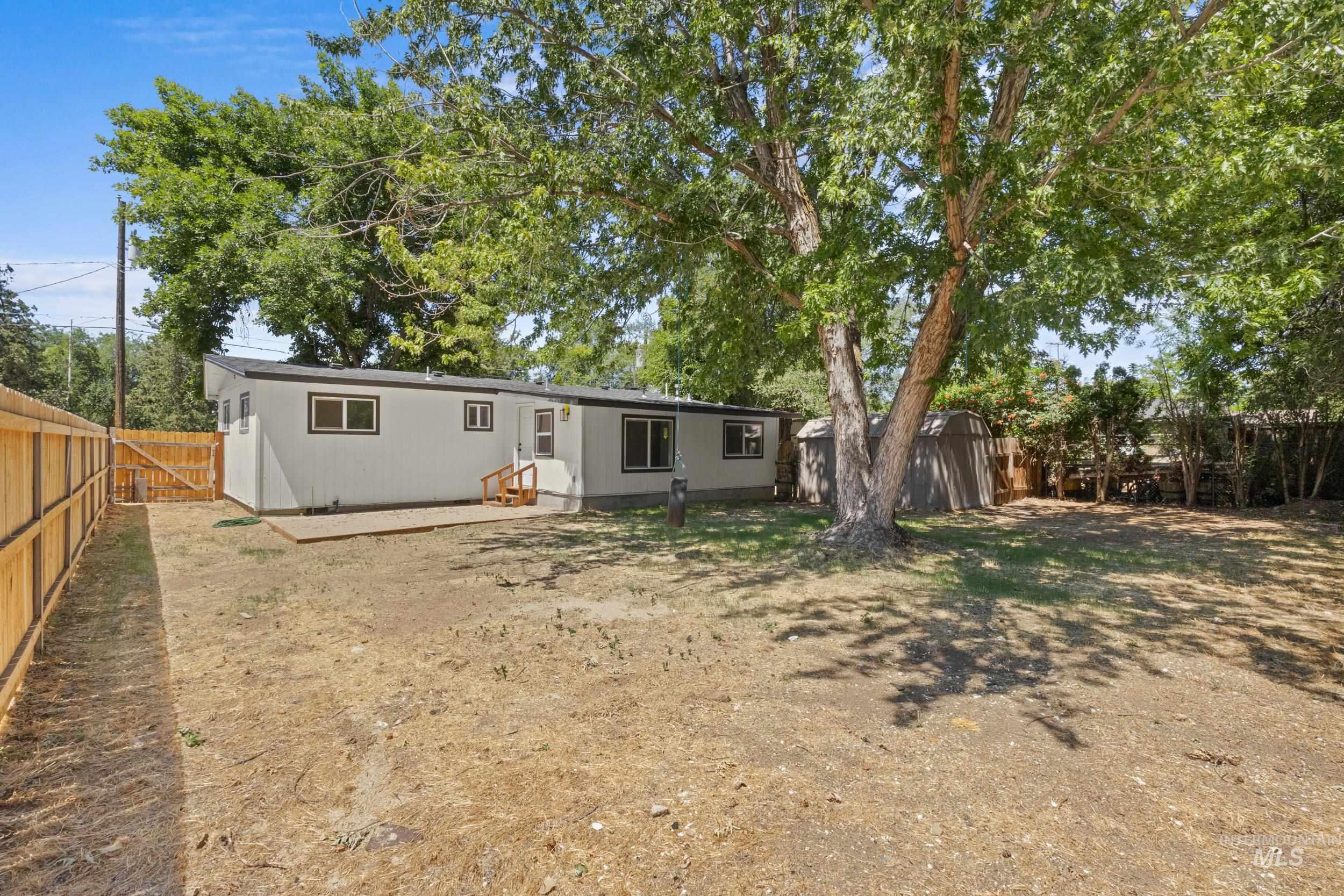 1324 Bonneville St, Nampa, Idaho 83651, 3 Bedrooms, 2 Bathrooms, Residential For Sale, Price $350,000,MLS 98993553